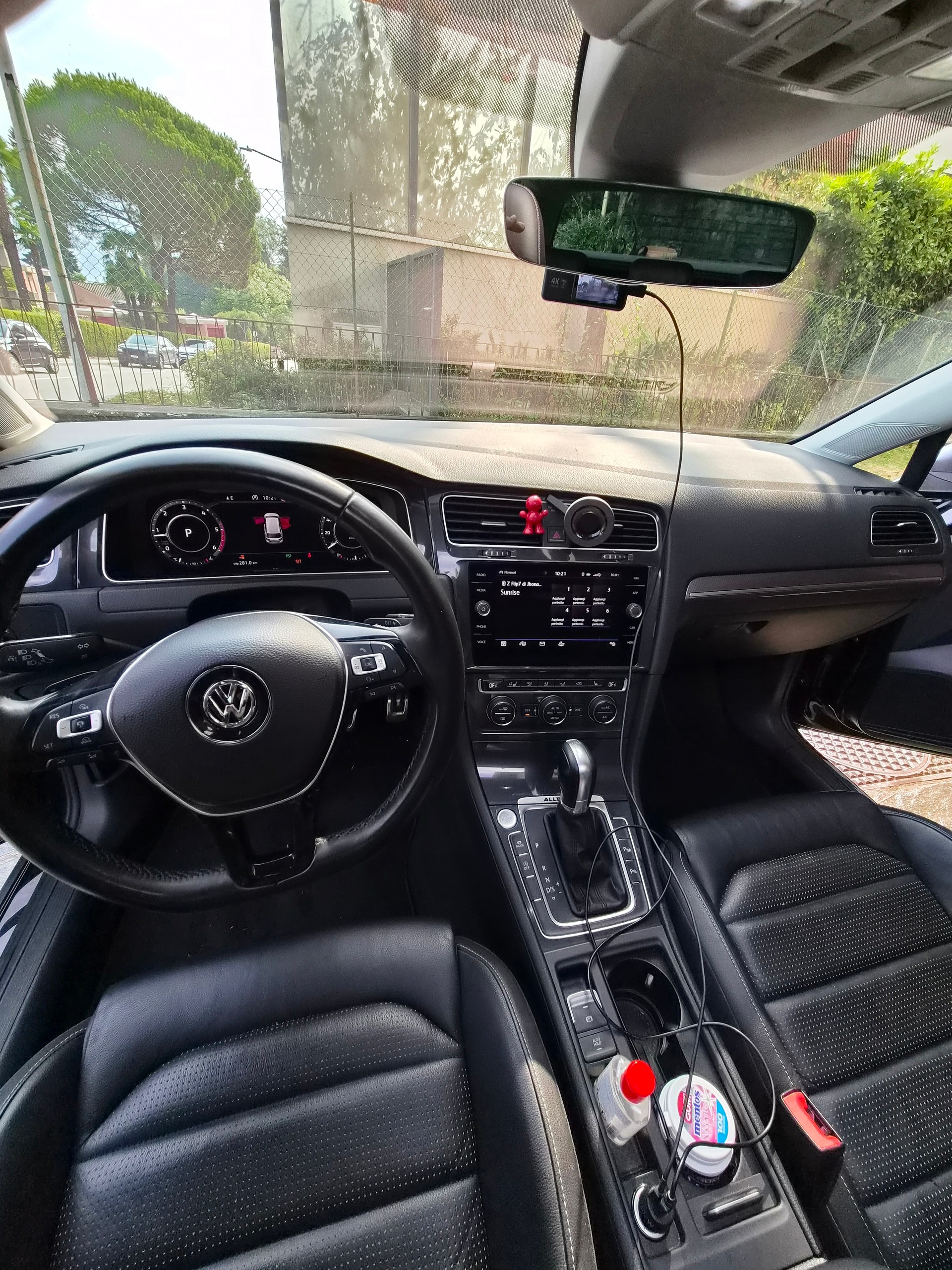 VW Variant Altrack 2.0-image-3
