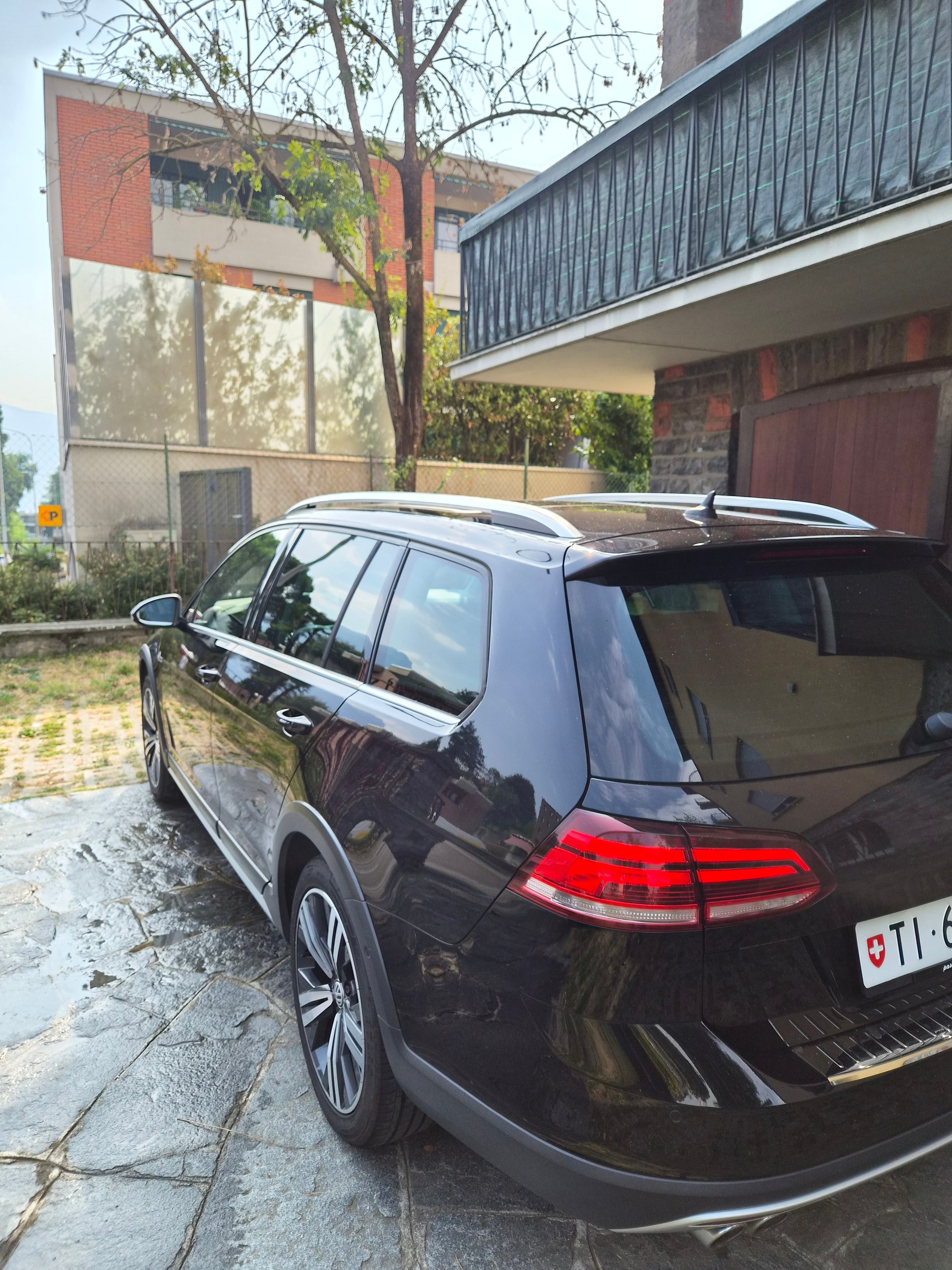 VW Variant Altrack 2.0-image-13