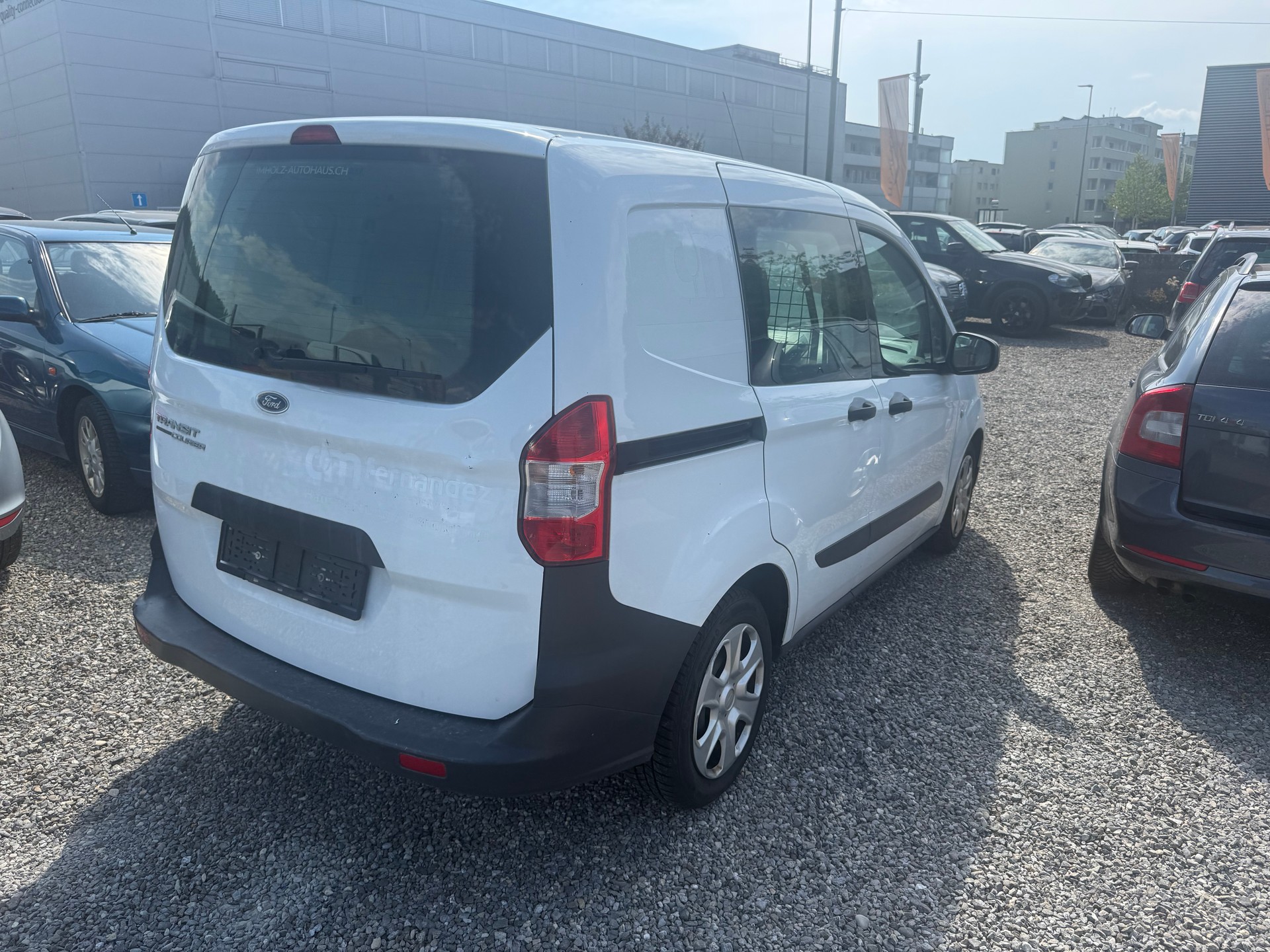 FORD Transit Courier Van 1.0 EcoBoost Limited-image-4