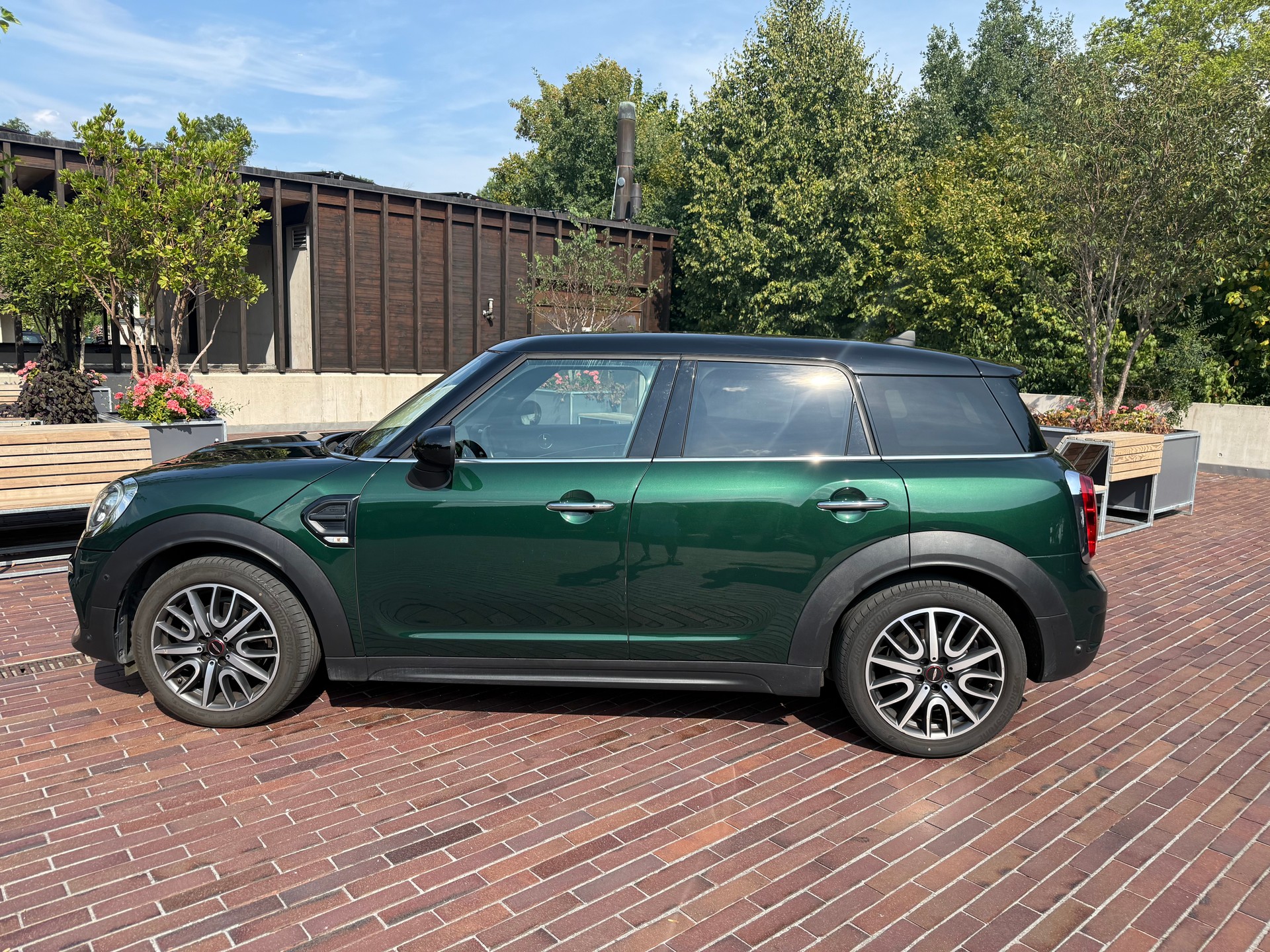 MINI 1.5i Cooper ALL4-image-3