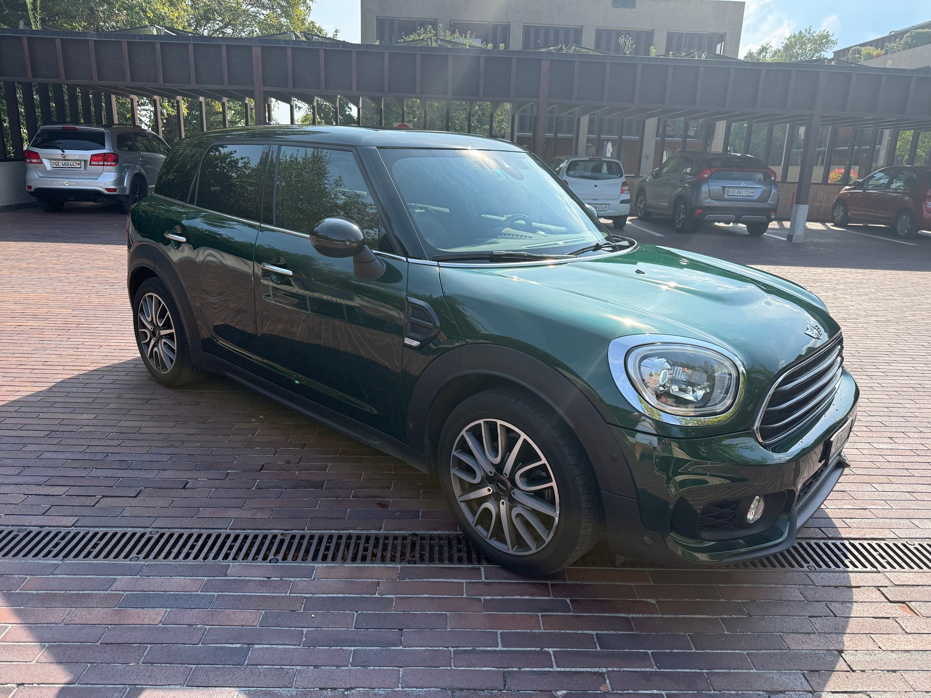 MINI 1.5i Cooper ALL4-image-1