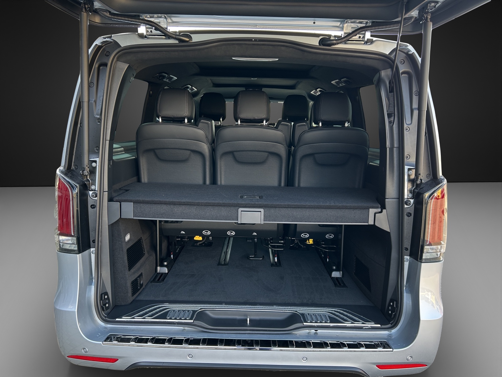 MERCEDES-BENZ V 300 d lang 4Matic Swiss Edition 9G-Tronic-image-5