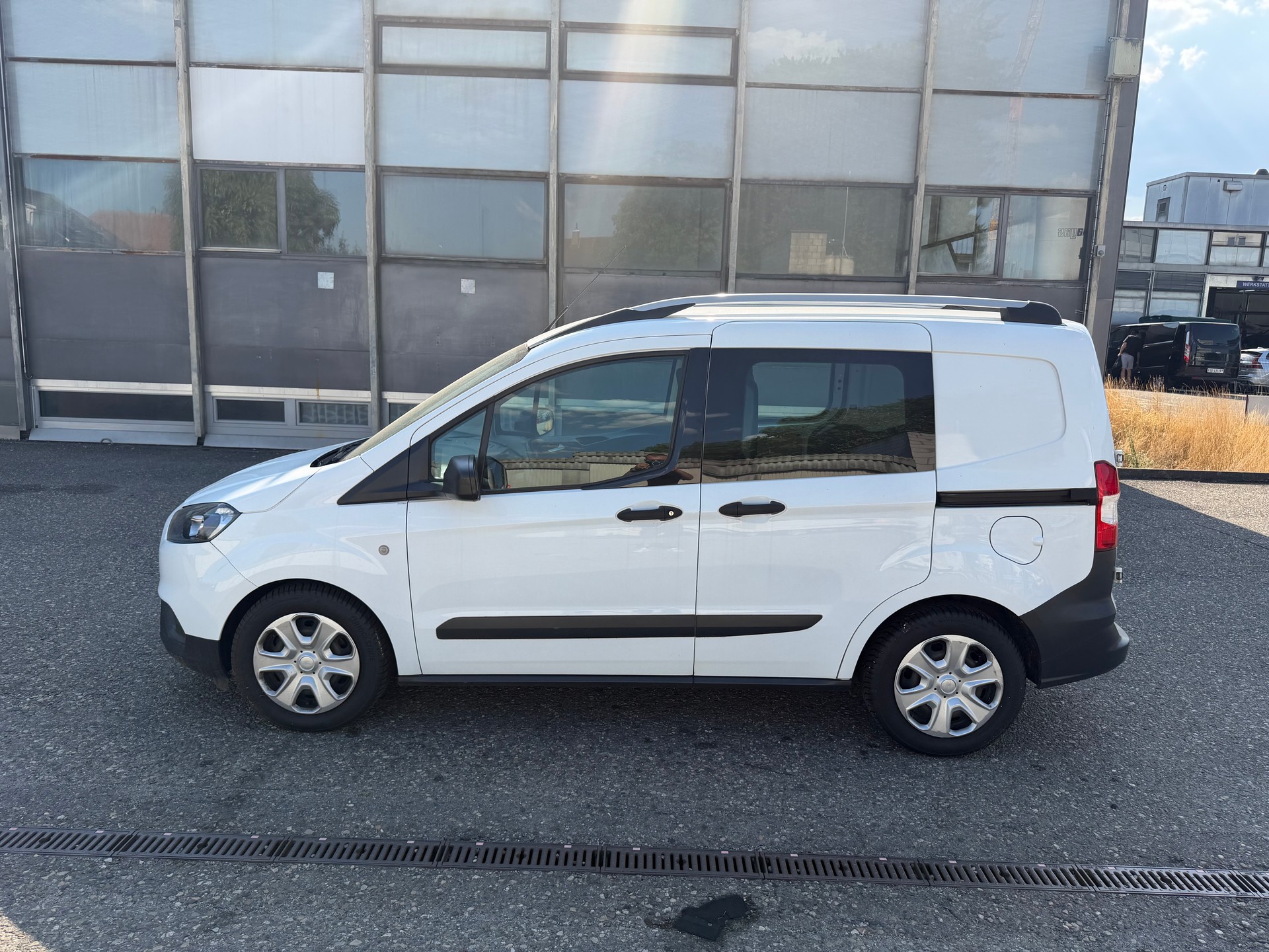 FORD Transit Courier Van 1.0 EcoBoost Basis-image-4