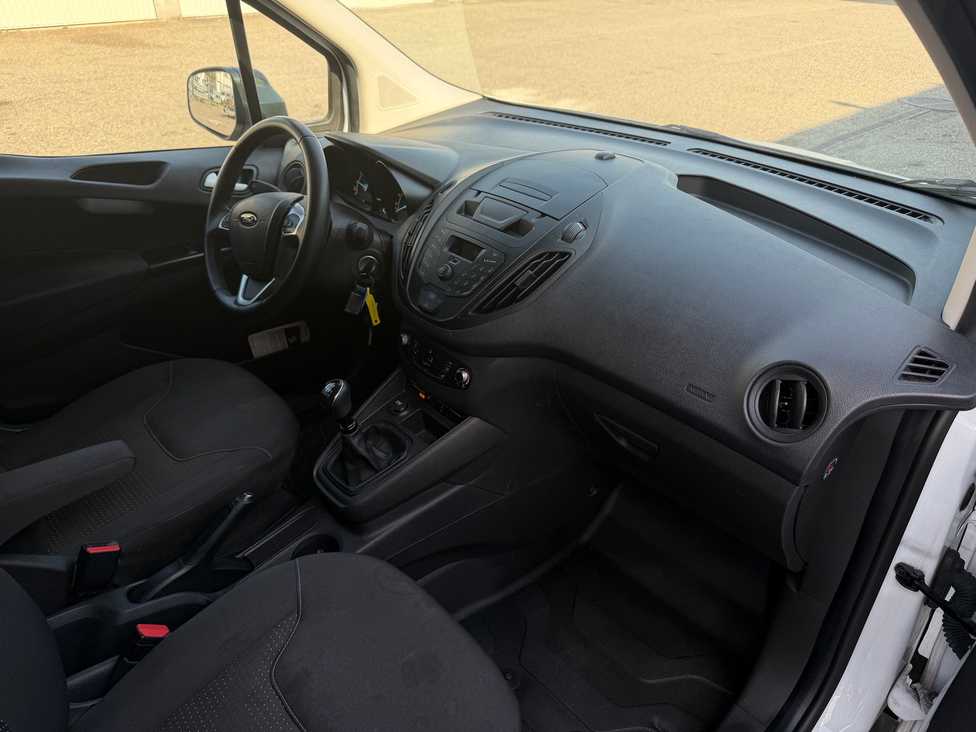 FORD Transit Courier Van 1.0 EcoBoost Basis-image-9