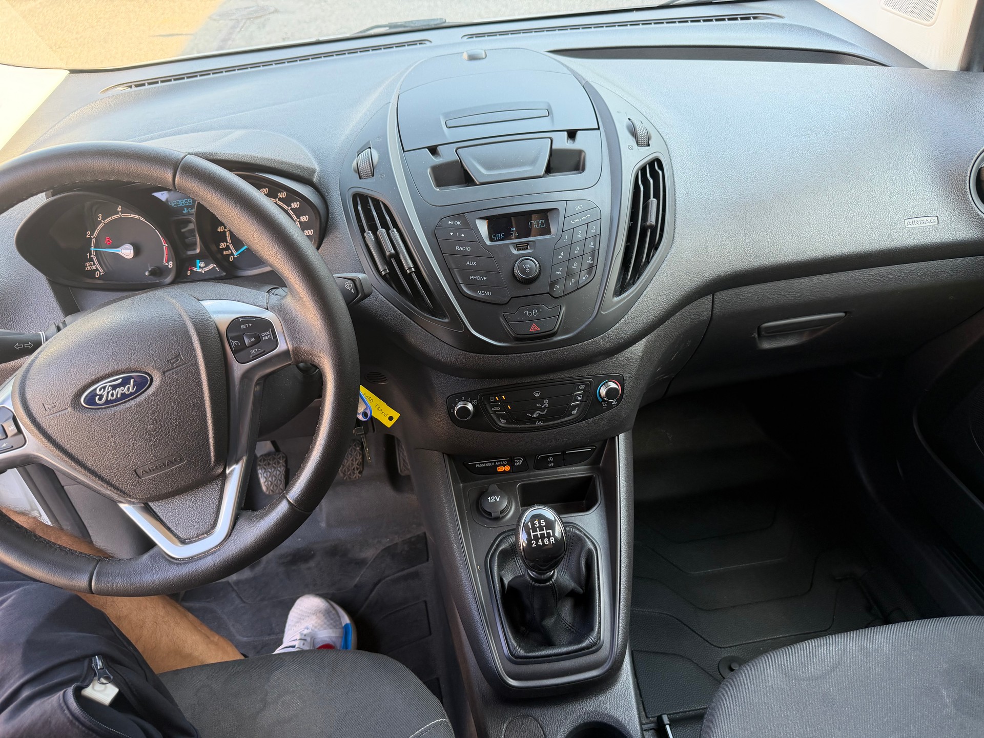 FORD Transit Courier Van 1.0 EcoBoost Basis-image-11