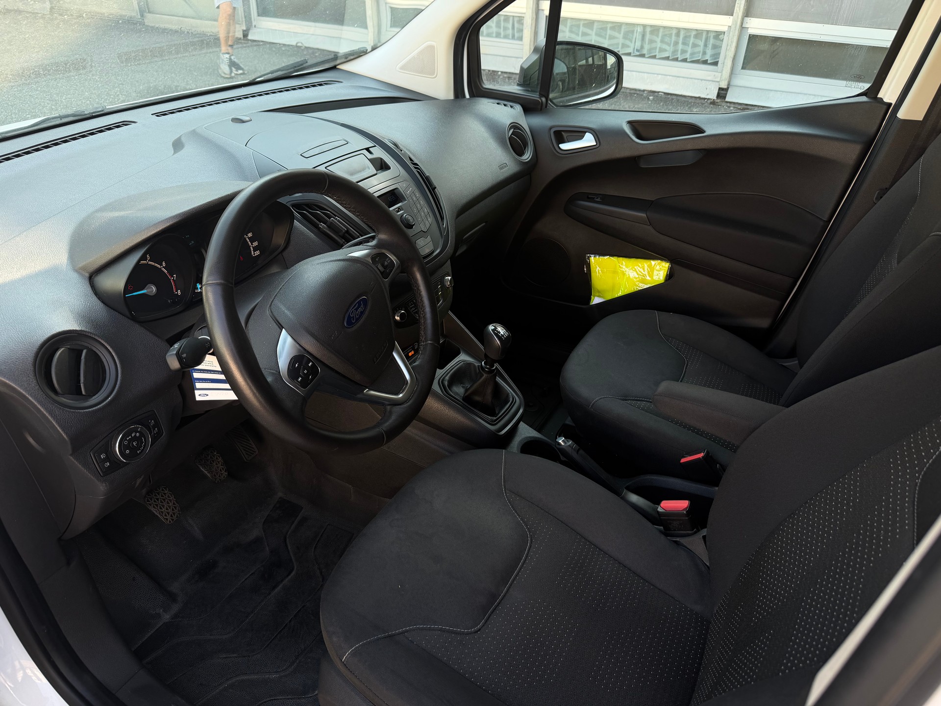 FORD Transit Courier Van 1.0 EcoBoost Basis-image-10