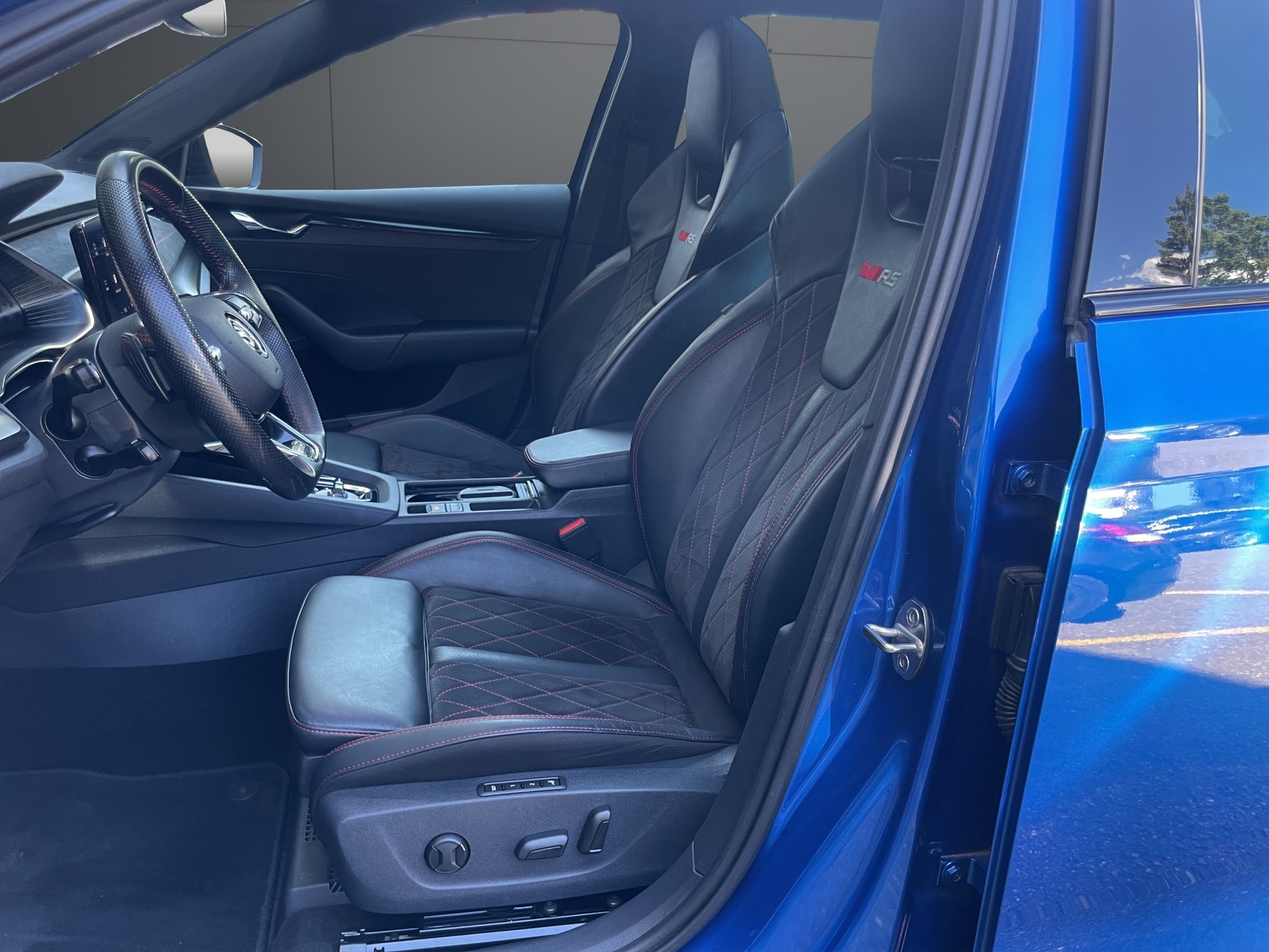 SKODA Octavia Combi 2.0 TDI DSG RS 4x4-image-7