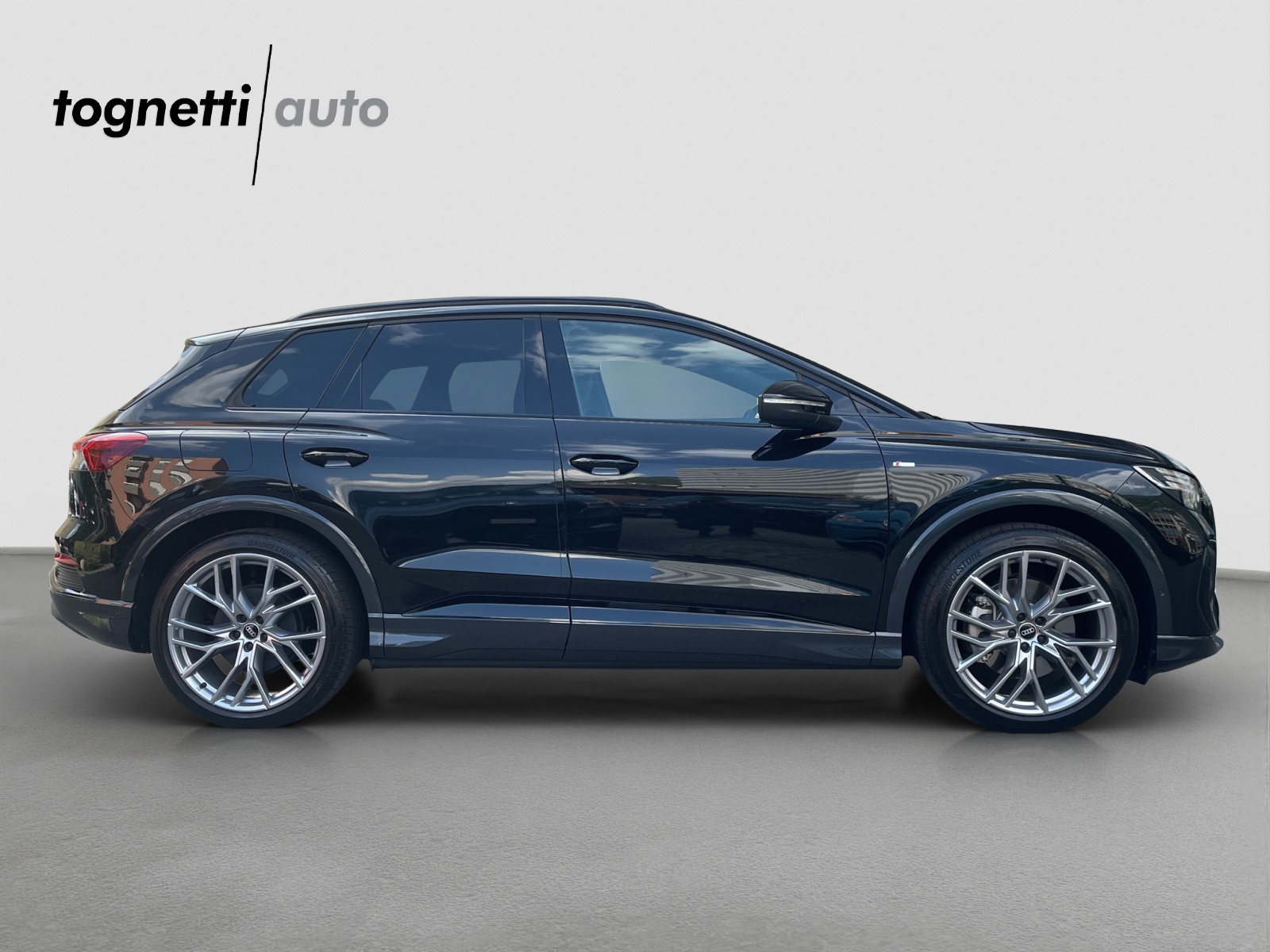 AUDI Q4 e-tron 50 quattro-image-2