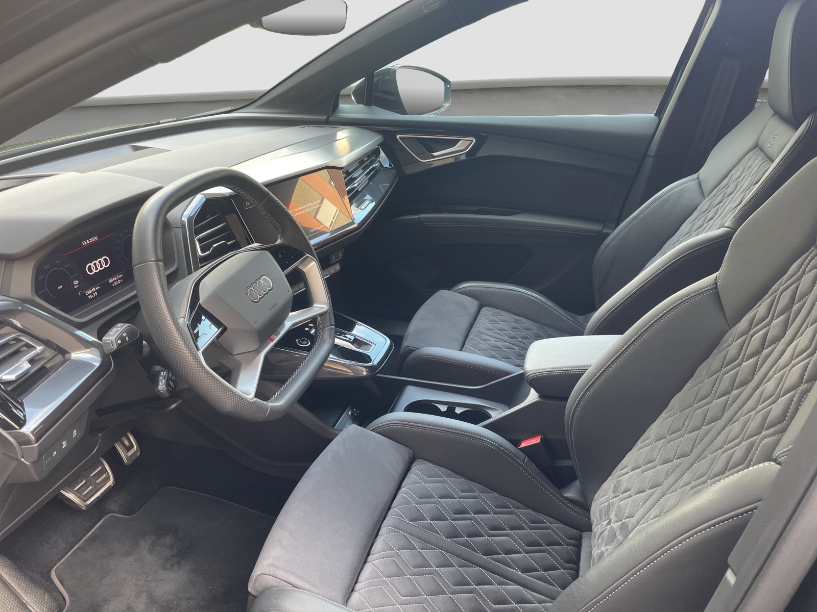 AUDI Q4 e-tron 50 quattro-image-7