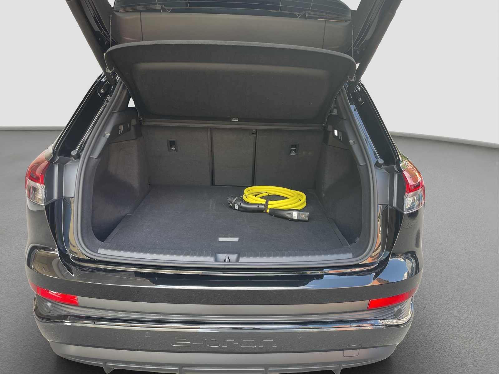 AUDI Q4 e-tron 50 quattro-image-9