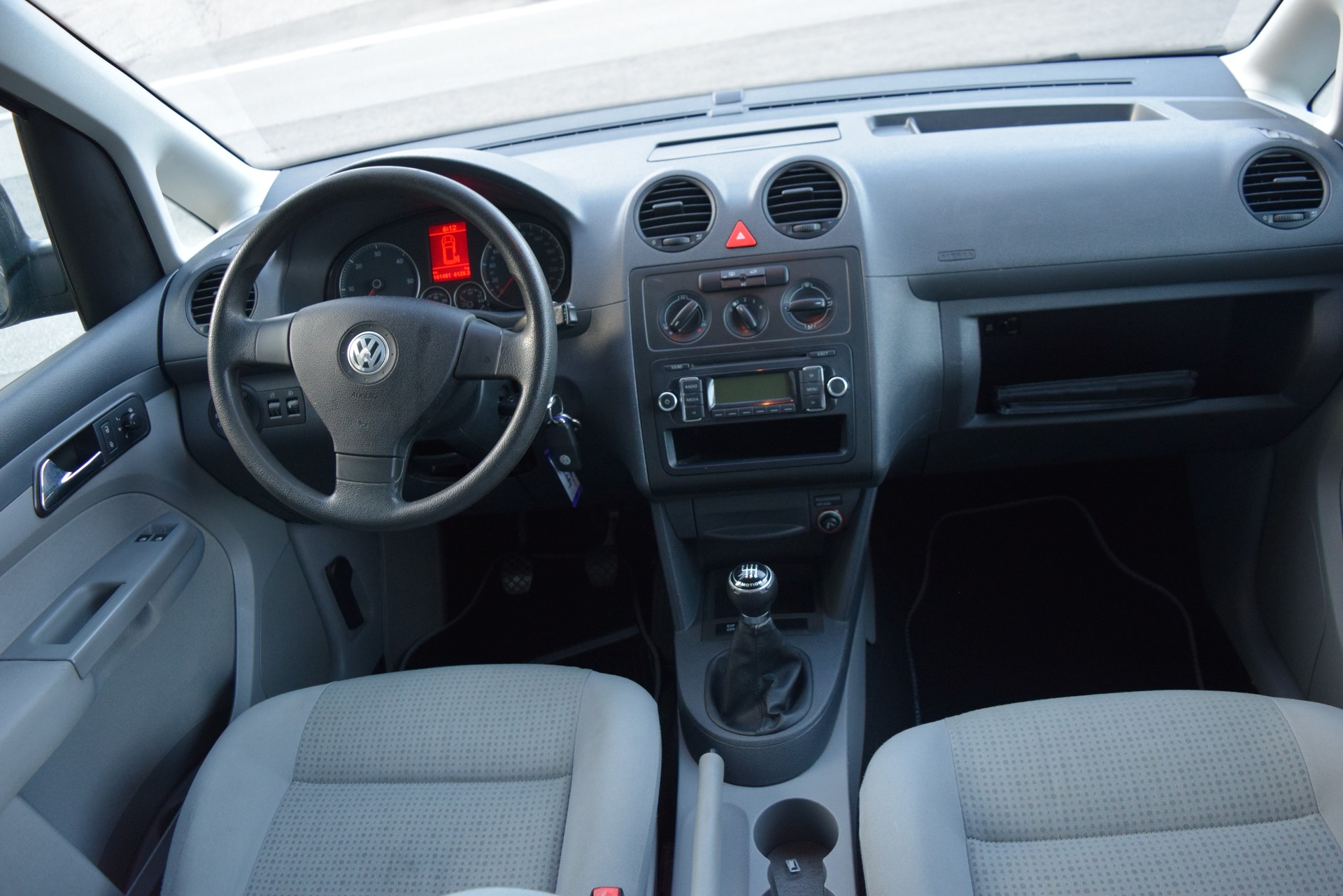 VW Caddy 1.9TDI PD 4Motion-image-12