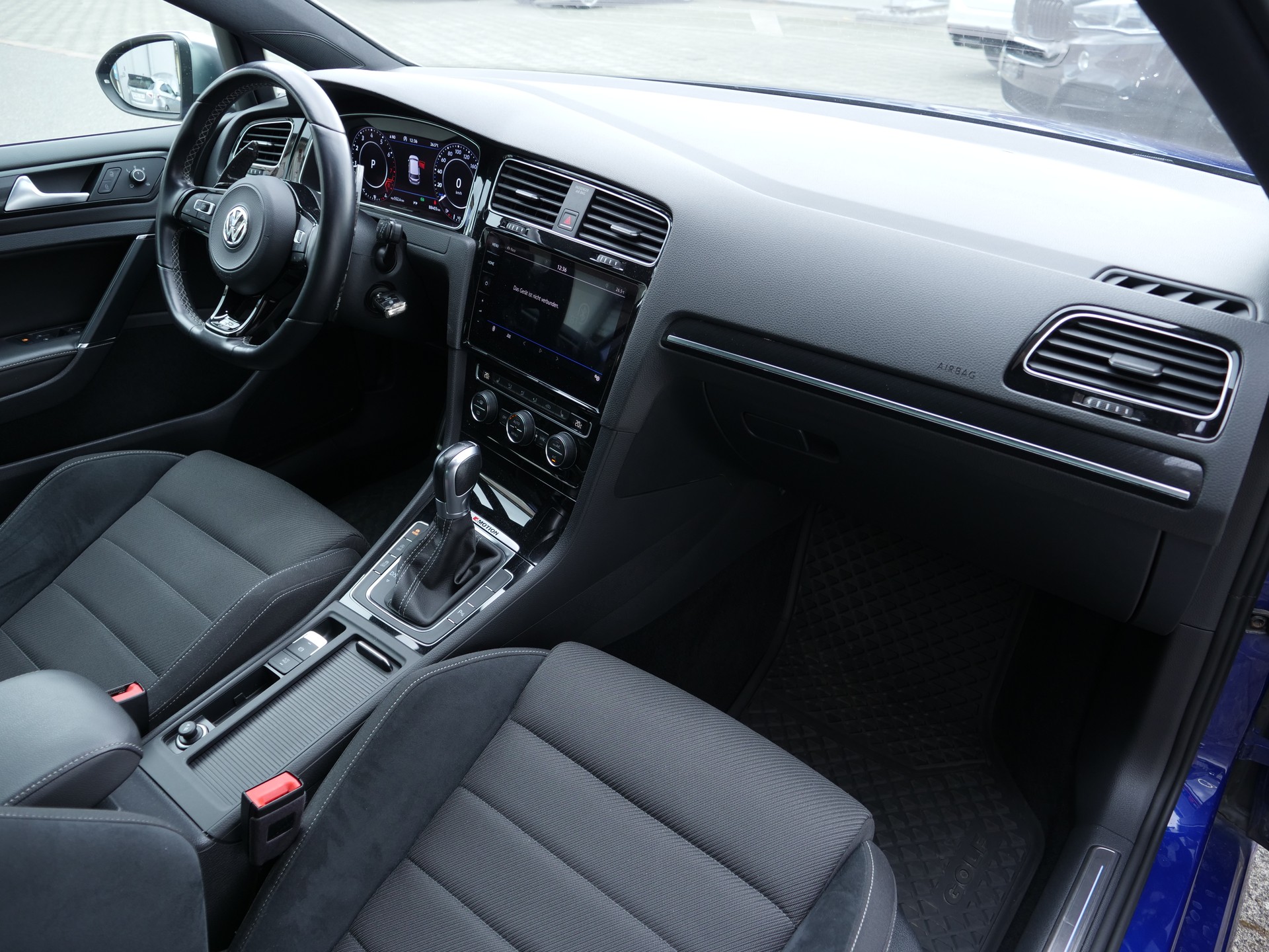 VW Golf 2.0 TSI R 4Motion DSG-image-9
