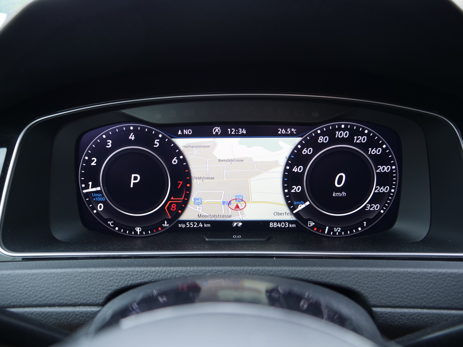 VW Golf 2.0 TSI R 4Motion DSG-image-14