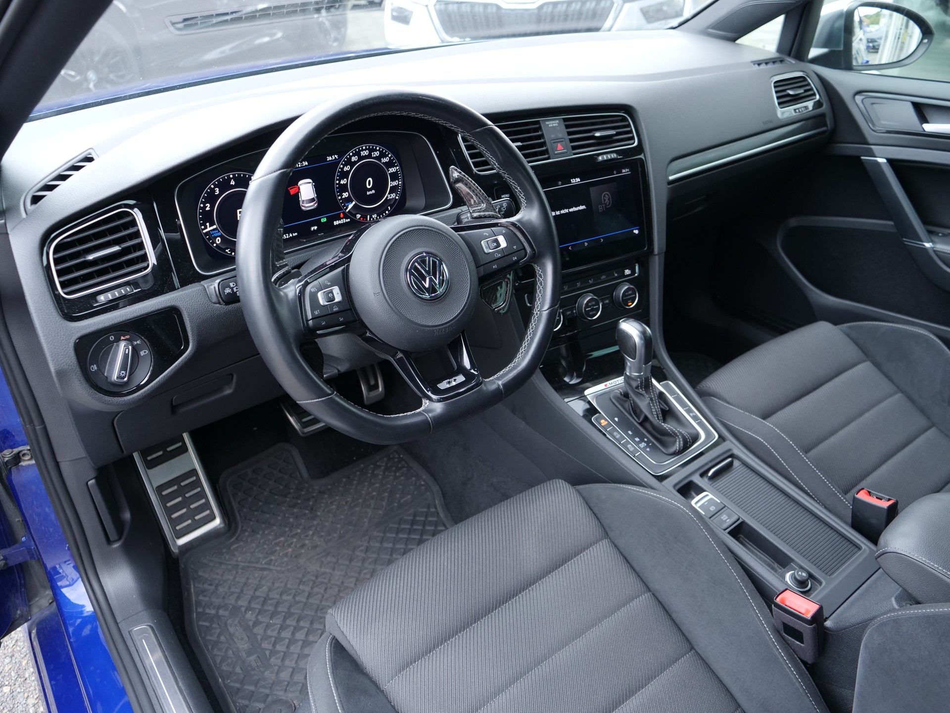 VW Golf 2.0 TSI R 4Motion DSG-image-7