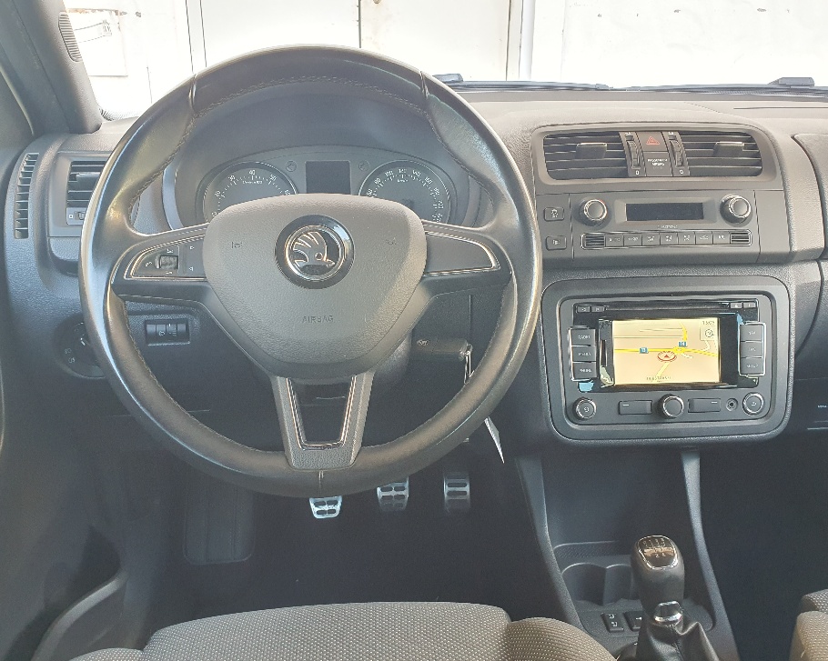 SKODA Fabia 1.2 TSI Monte Carlo-image-5