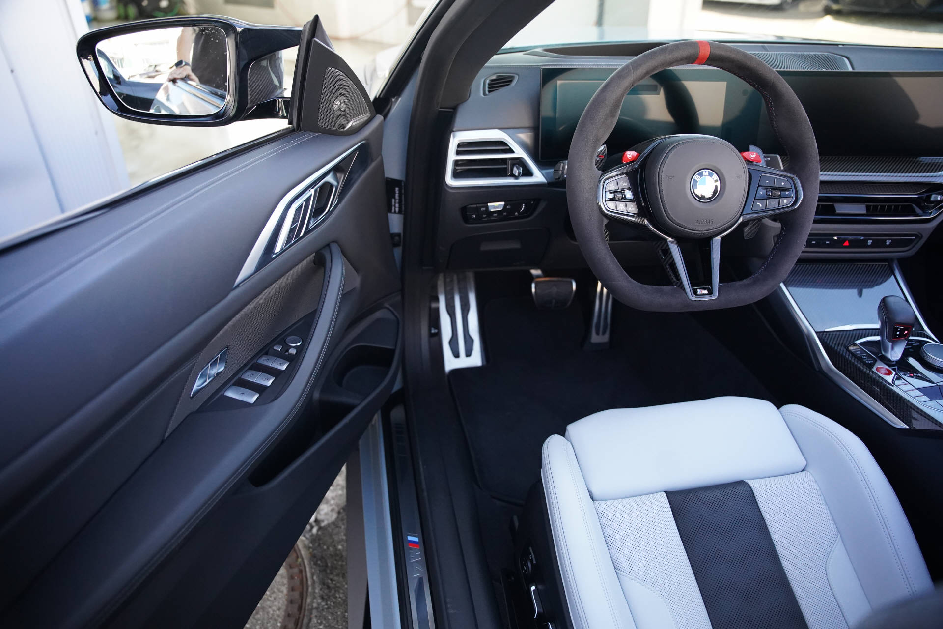 BMW M4 Cabrio Competition M xDrive LCI-image-8