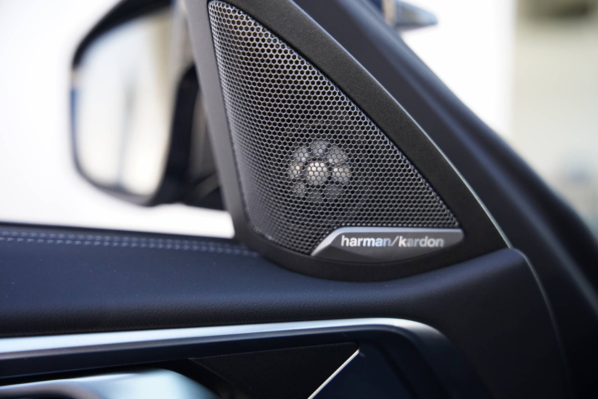 BMW M4 Cabrio Competition M xDrive LCI-image-14