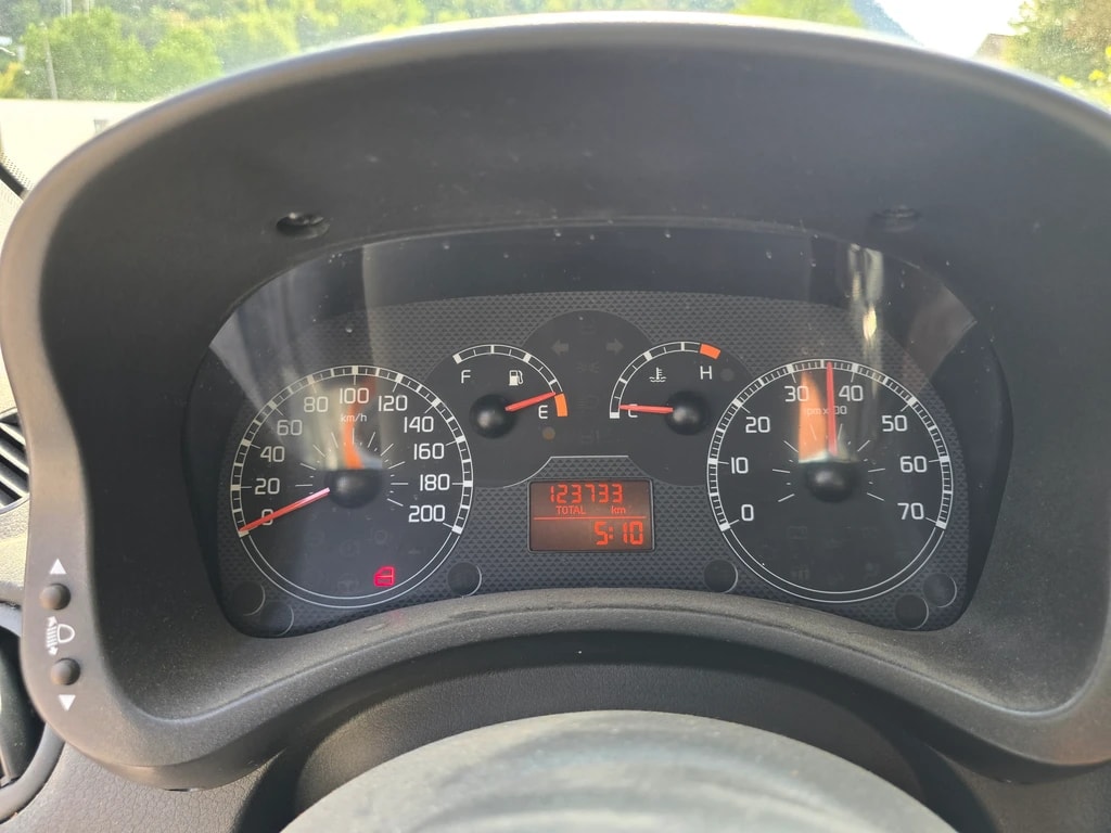FIAT Panda 1.3 16V JTD Climbing 4x4-image-9