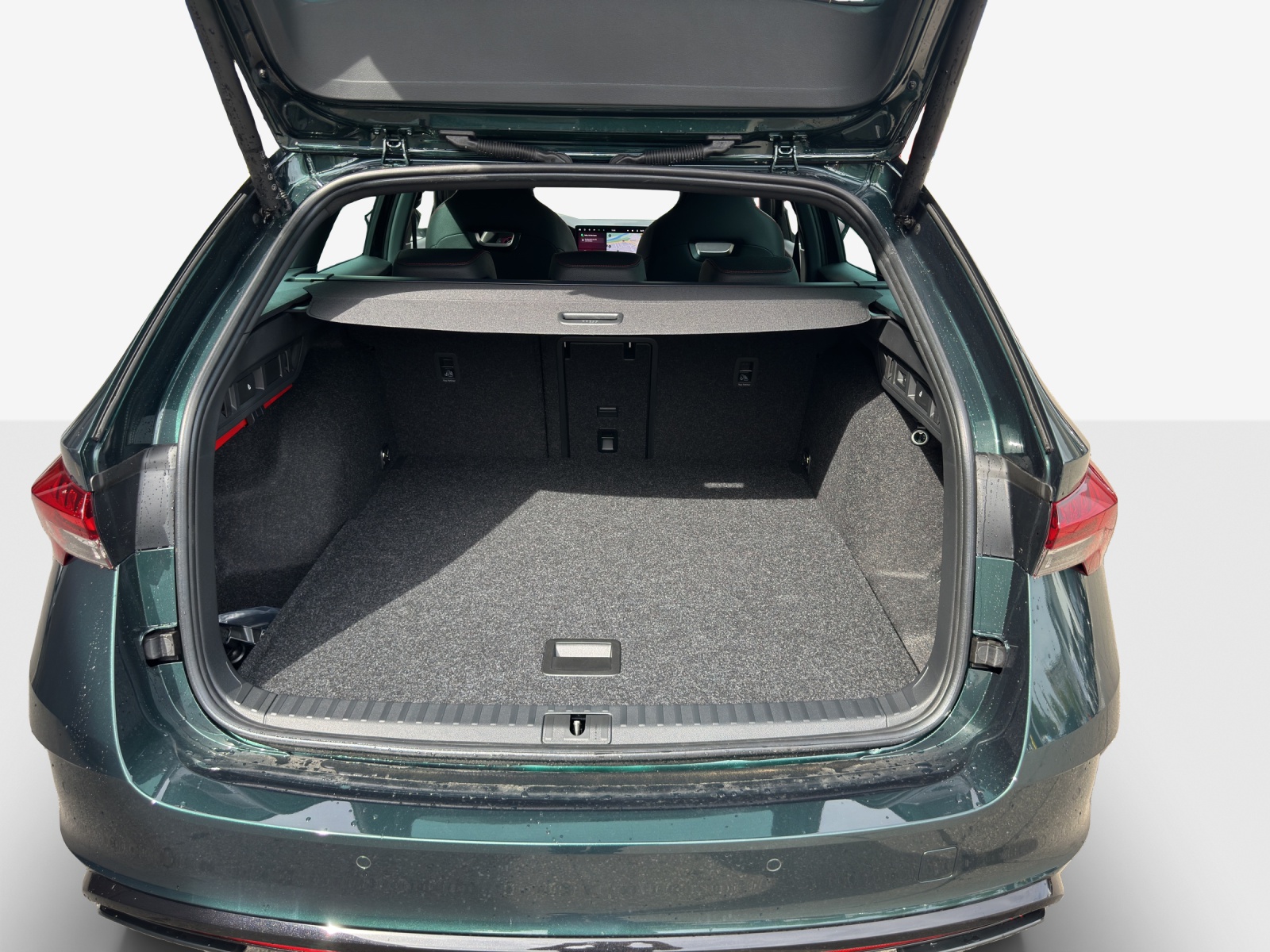 SKODA Octavia Combi 2.0 TSI DSG RS 30 Years Edition-image-12