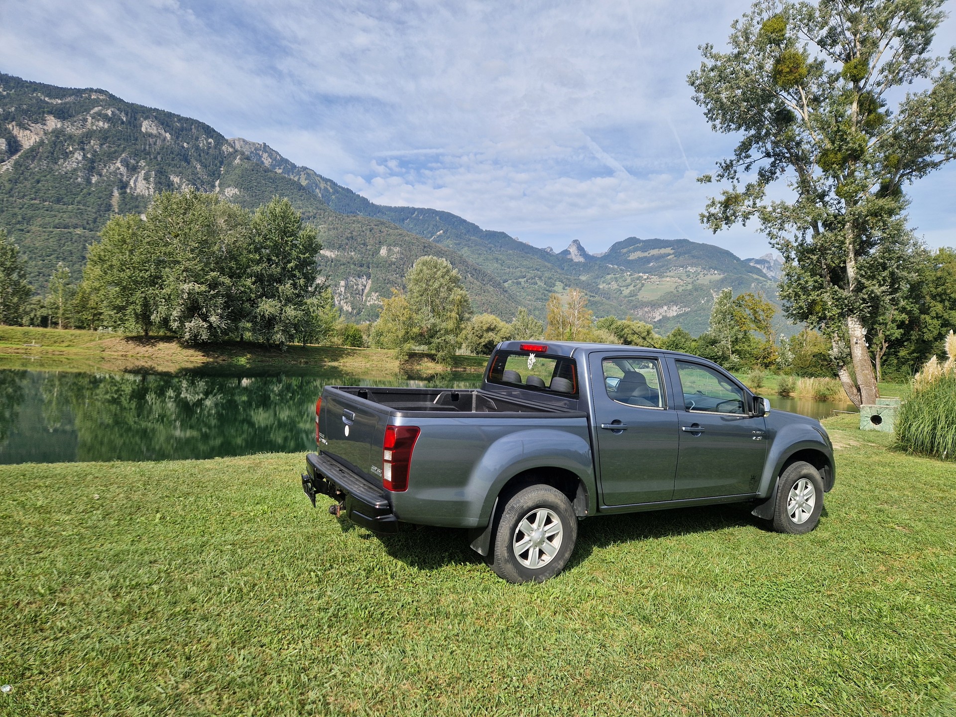 ISUZU D-MAX 2.5 Crew Cab Satellite 4x4-image-3