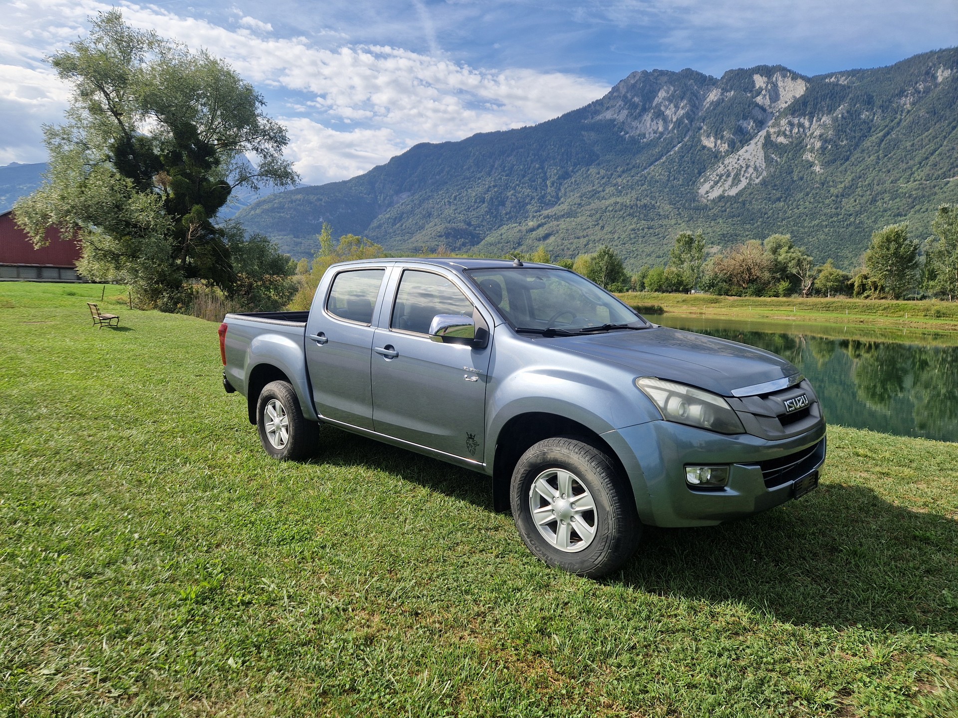 ISUZU D-MAX 2.5 Crew Cab Satellite 4x4-image-2