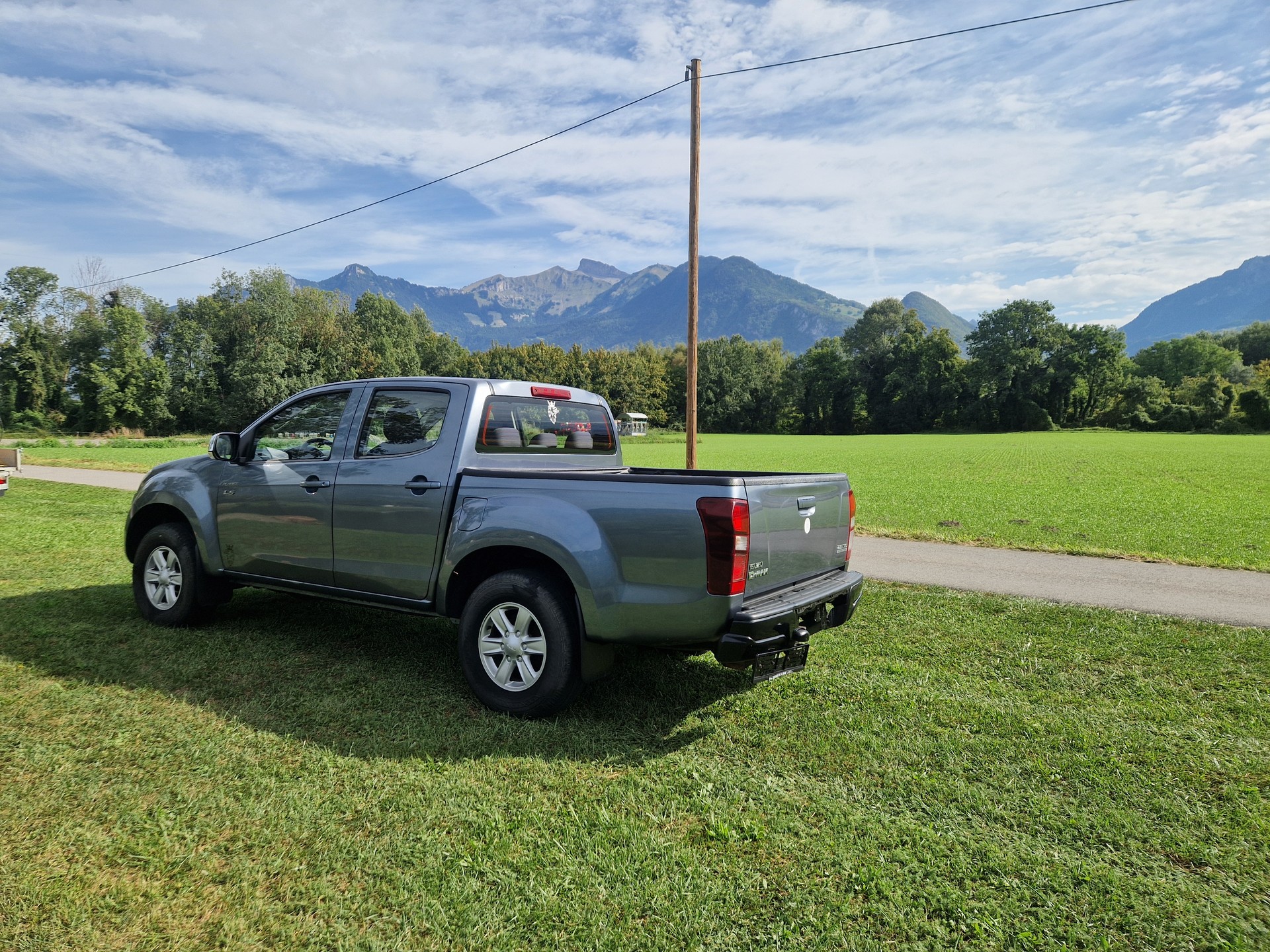 ISUZU D-MAX 2.5 Crew Cab Satellite 4x4-image-5