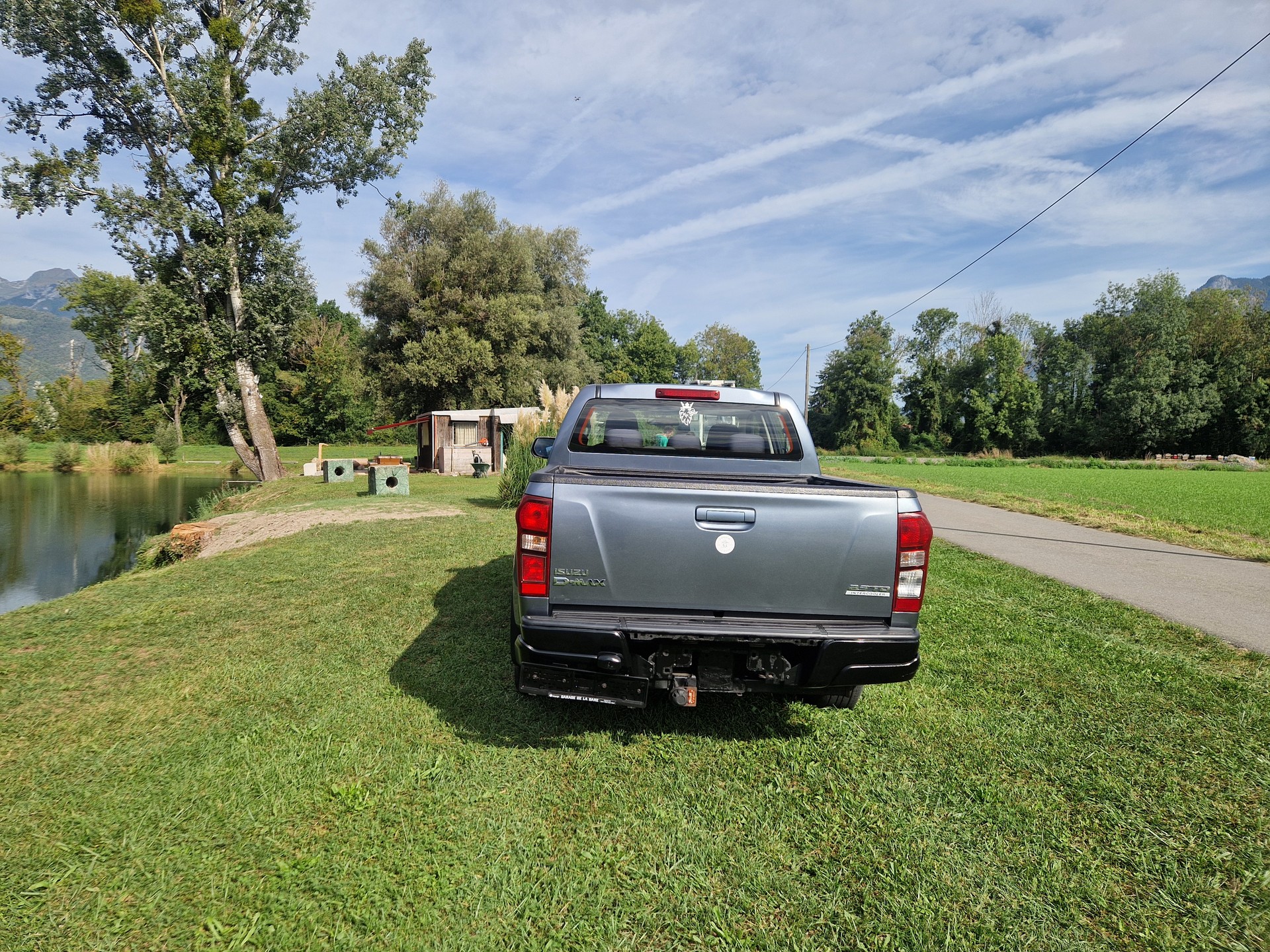 ISUZU D-MAX 2.5 Crew Cab Satellite 4x4-image-4