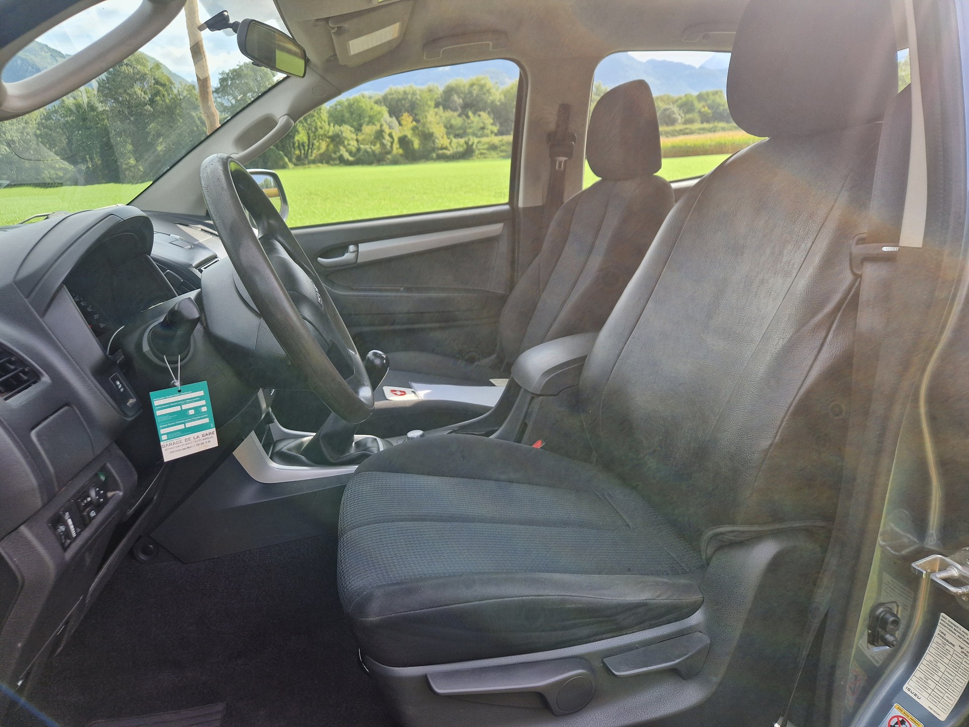 ISUZU D-MAX 2.5 Crew Cab Satellite 4x4-image-8