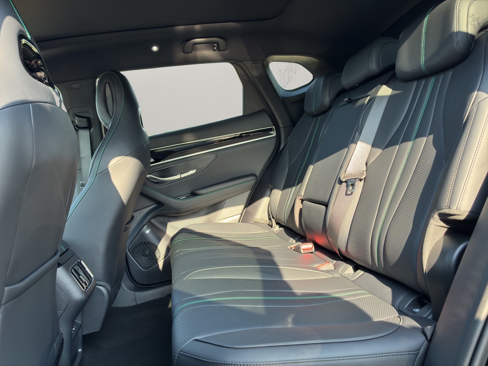 BYD Seal U DM-i Design AWD-image-10