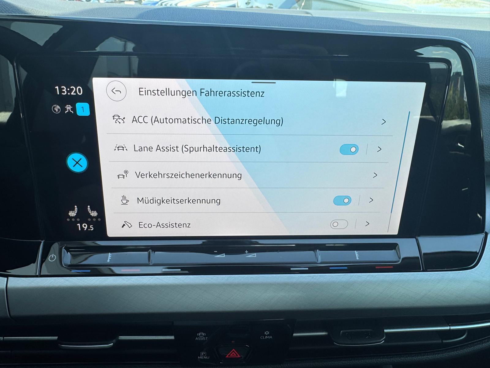 VW Golf 1.0 eTSI mHEV ACTLife DSG-image-11