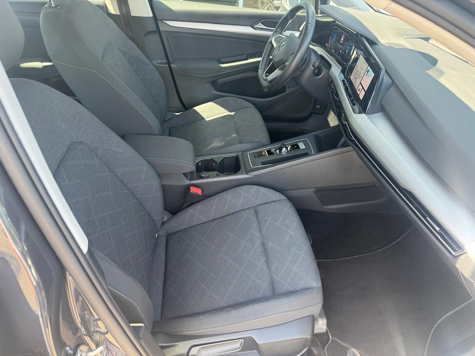 VW Golf 1.0 eTSI mHEV ACTLife DSG-image-2