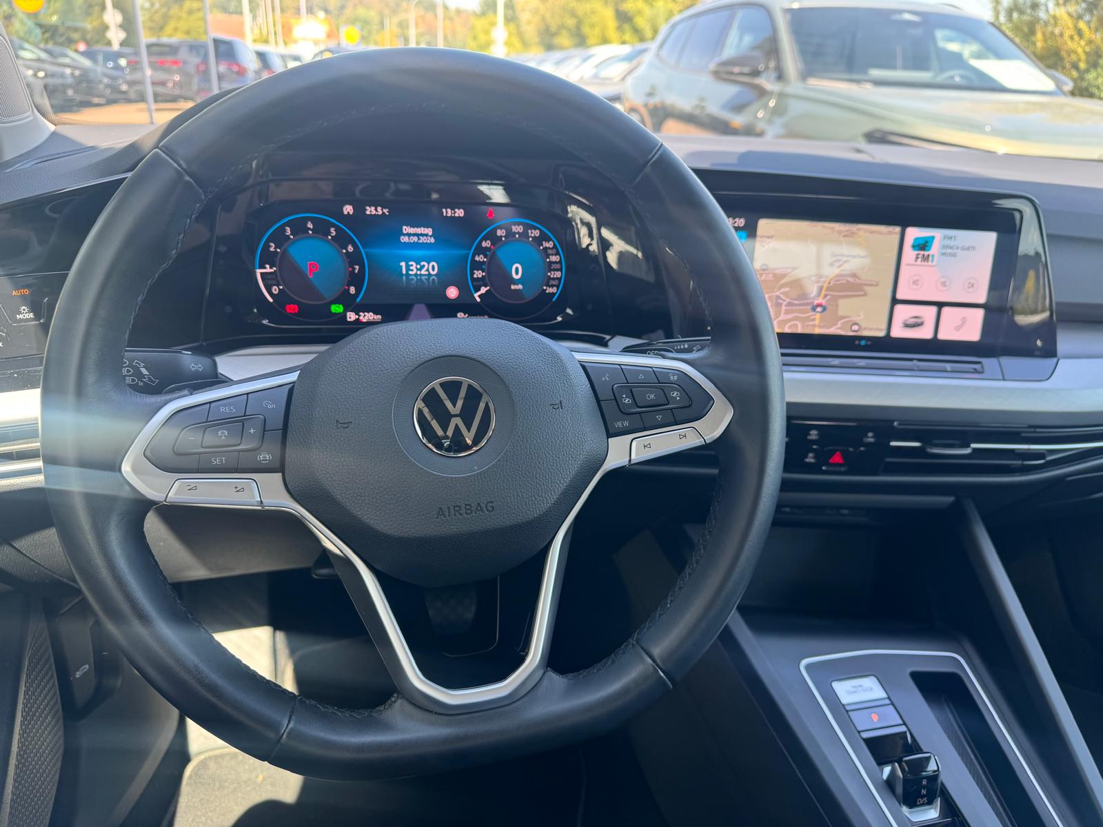 VW Golf 1.0 eTSI mHEV ACTLife DSG-image-9