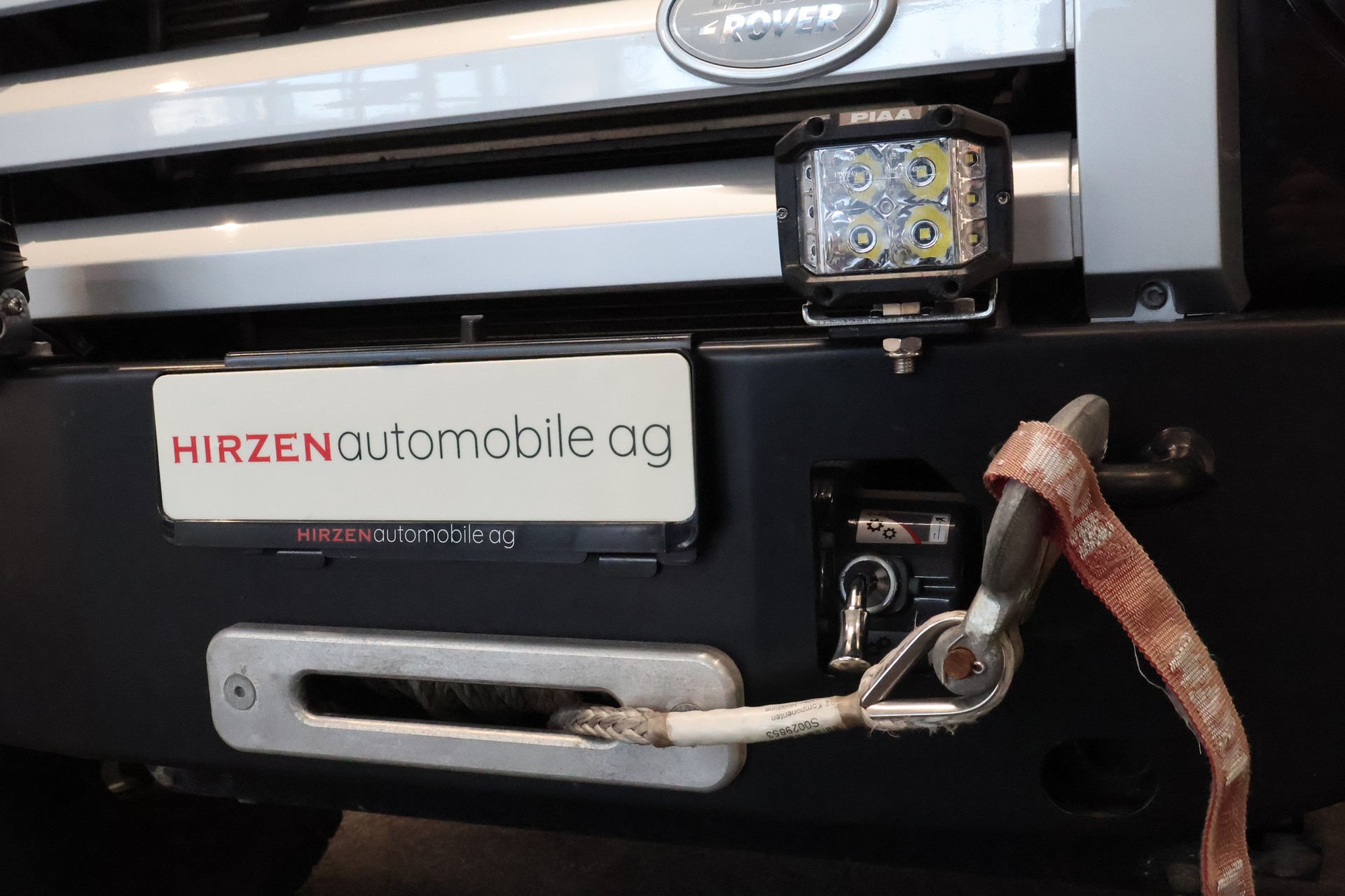 LAND ROVER Defender 90 2.4 Td4 RAW Station Wagon-image-31