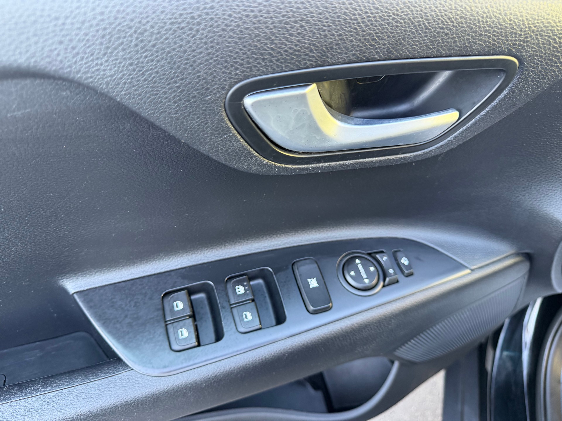 KIA Stonic 1.0 T-GDi-image-8