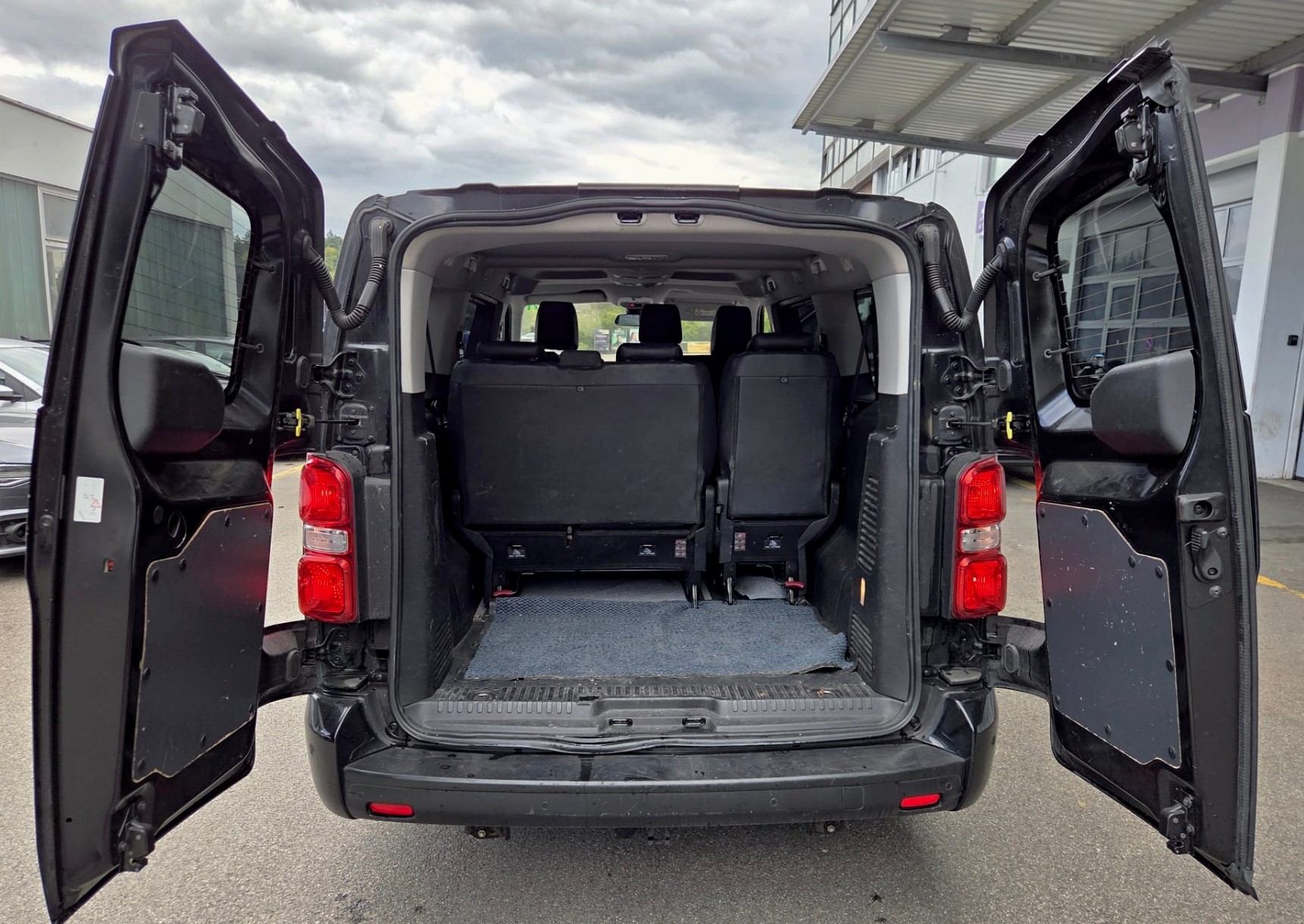 TOYOTA Proace Verso 2.0 D-4D Trend L2 Automatic-image-6