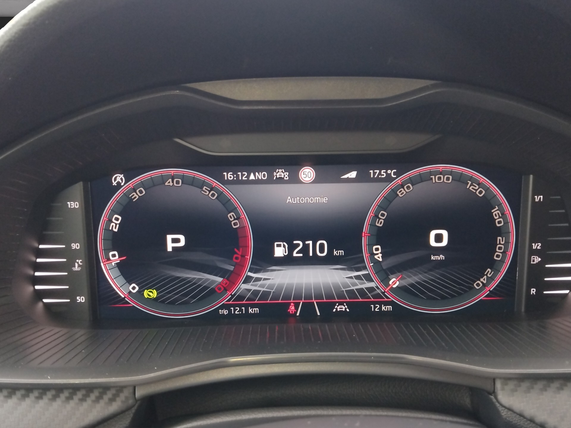 SKODA Kamiq 1.5 TSI Monte Carlo DSG-image-10