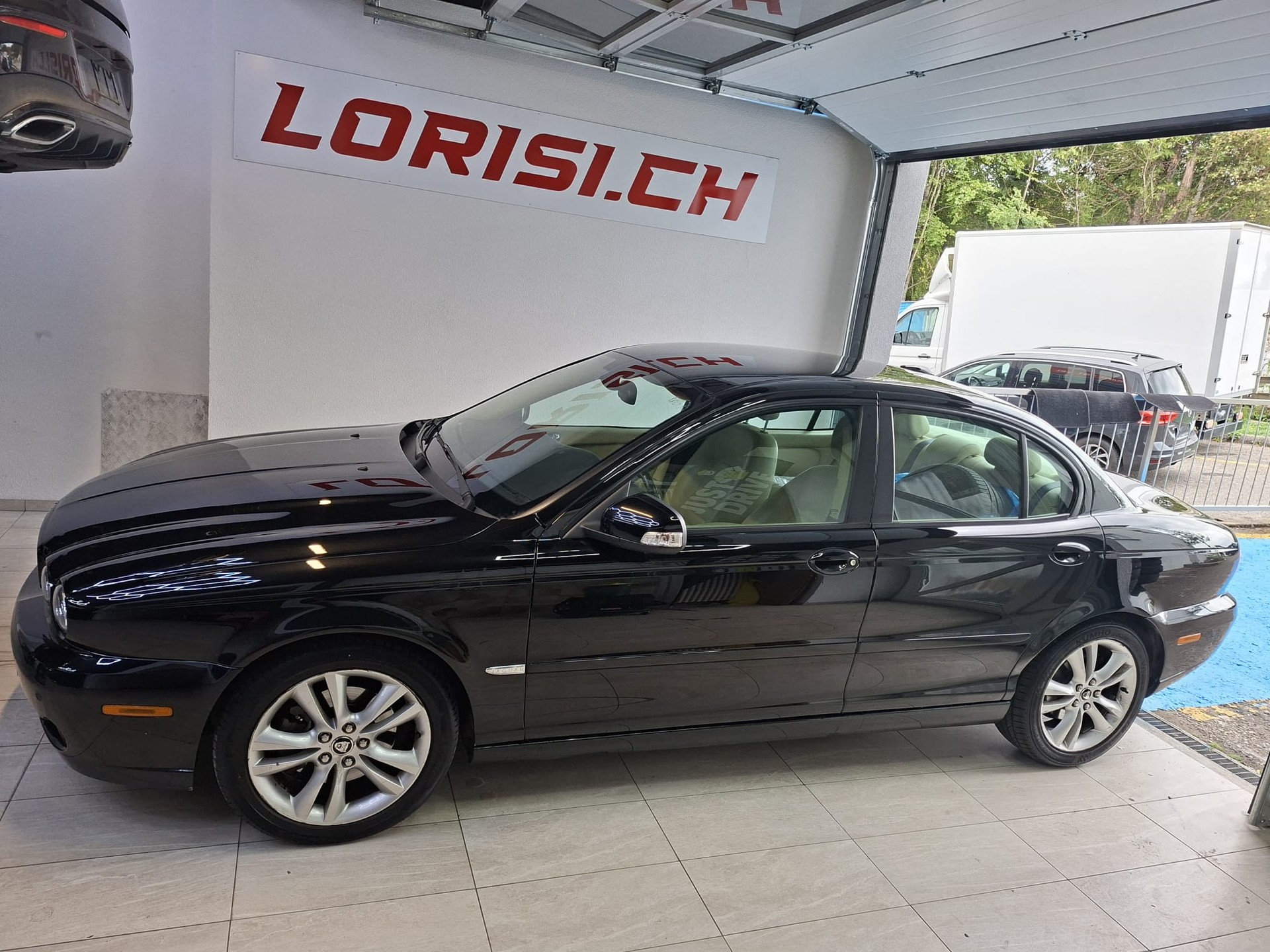 JAGUAR X-Type 2.2D Sovereign Automatic-image-1