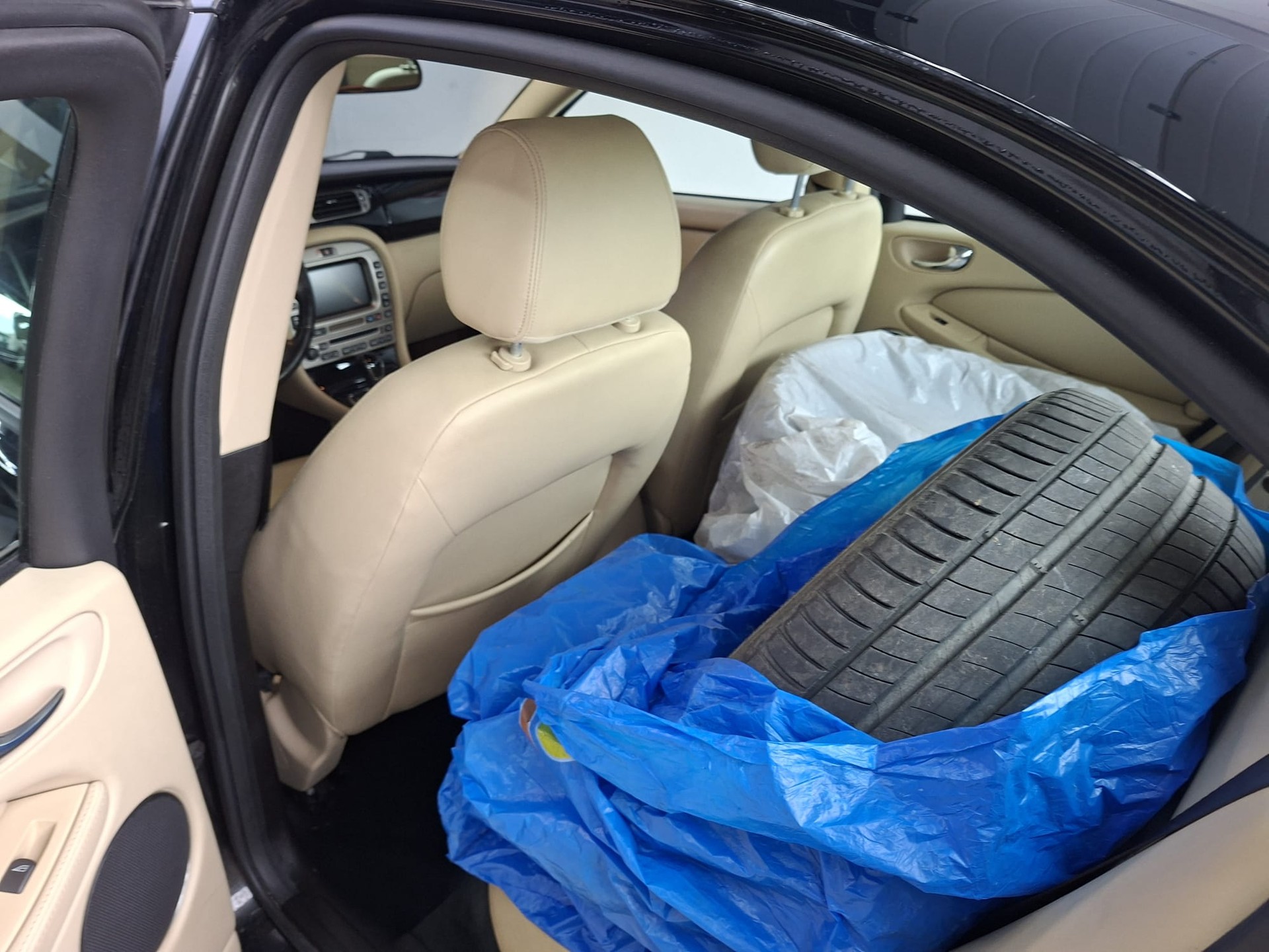 JAGUAR X-Type 2.2D Sovereign Automatic-image-9