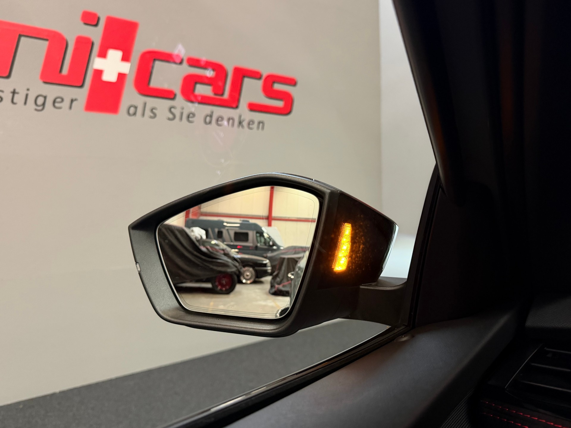 SKODA Octavia Combi 2.0 TSI DSG RS-image-27