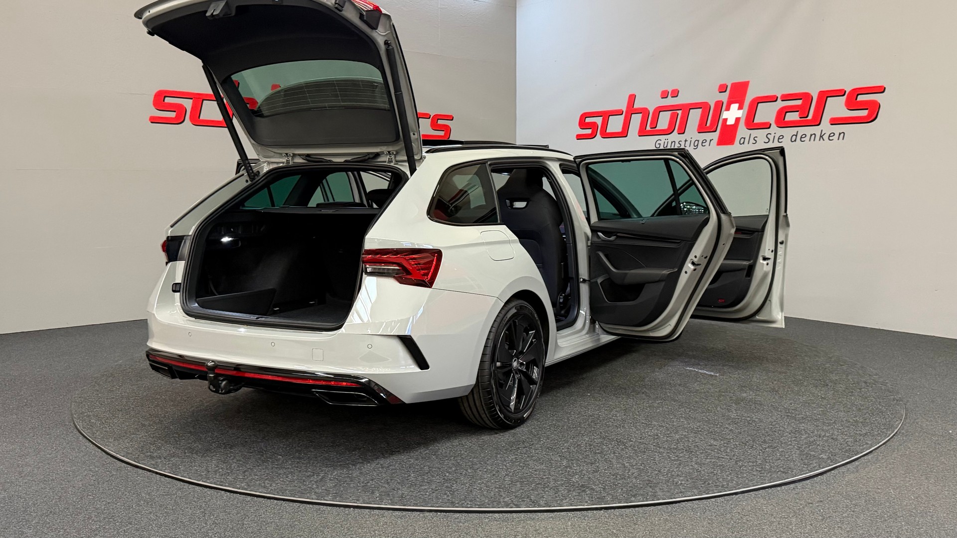 SKODA Octavia Combi 2.0 TSI DSG RS-image-6