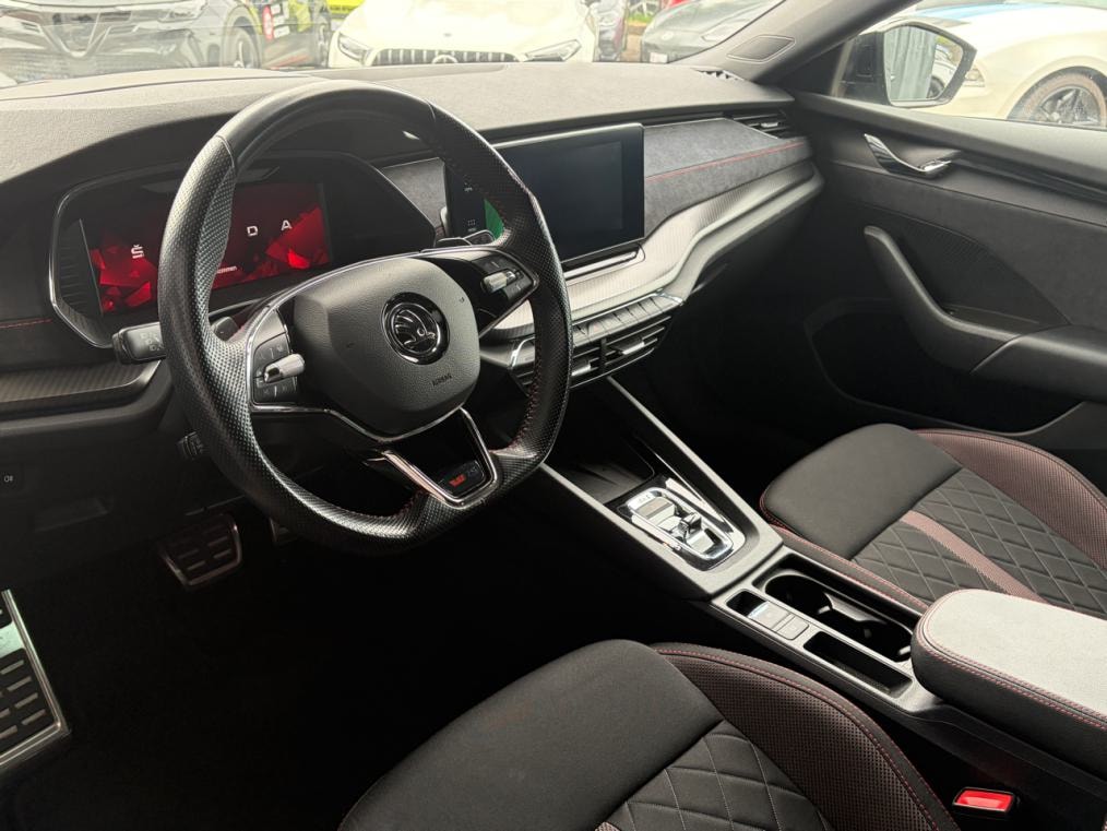 SKODA Octavia Combi 2.0 TDI DSG RS 4x4-image-3