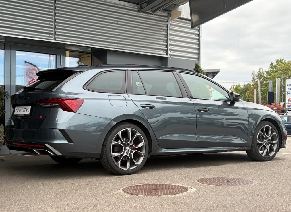 SKODA Octavia Combi 2.0 TDI DSG RS 4x4-image-2