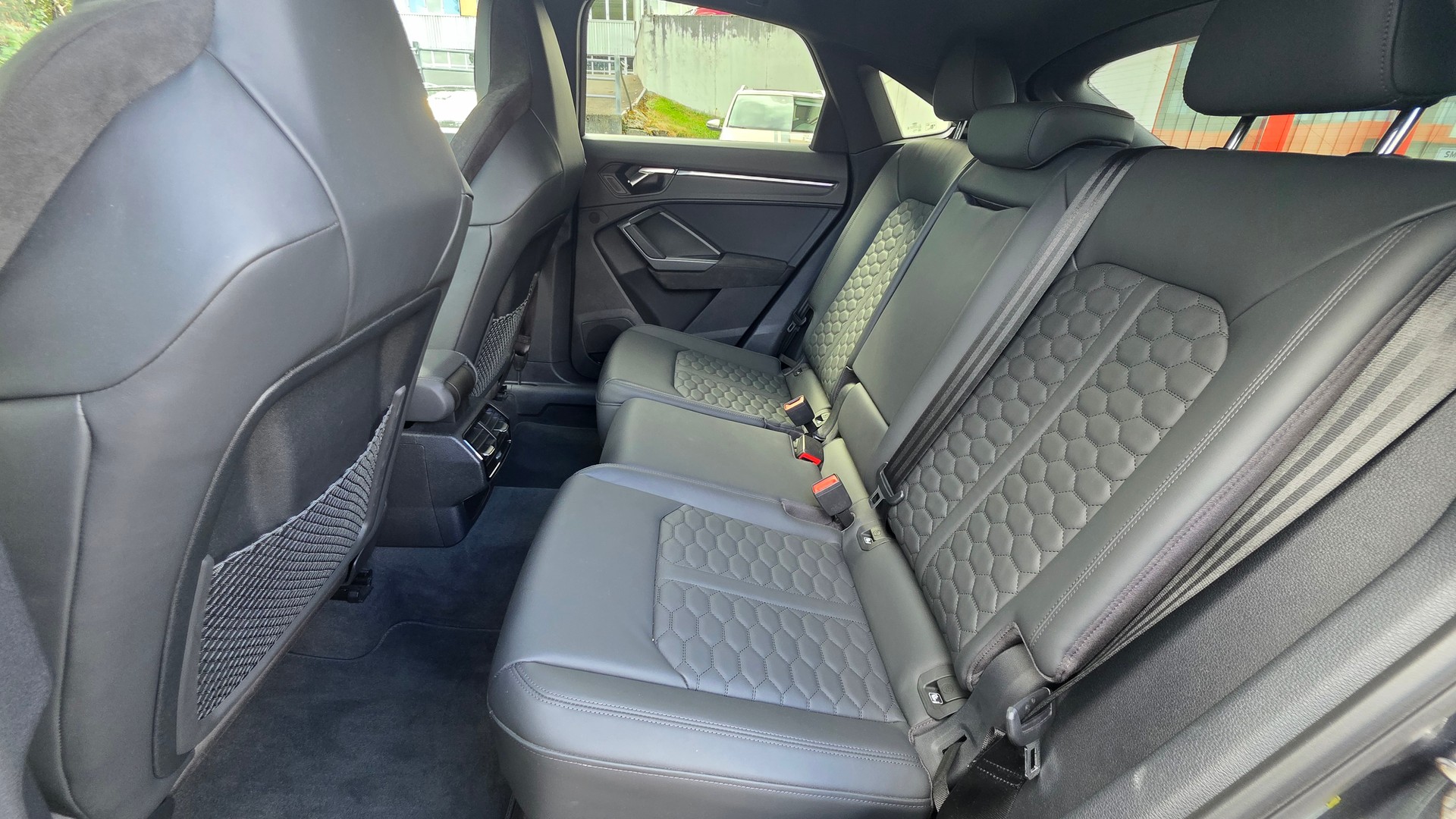 AUDI RS Q3 Sportback quattro S tronic-image-23
