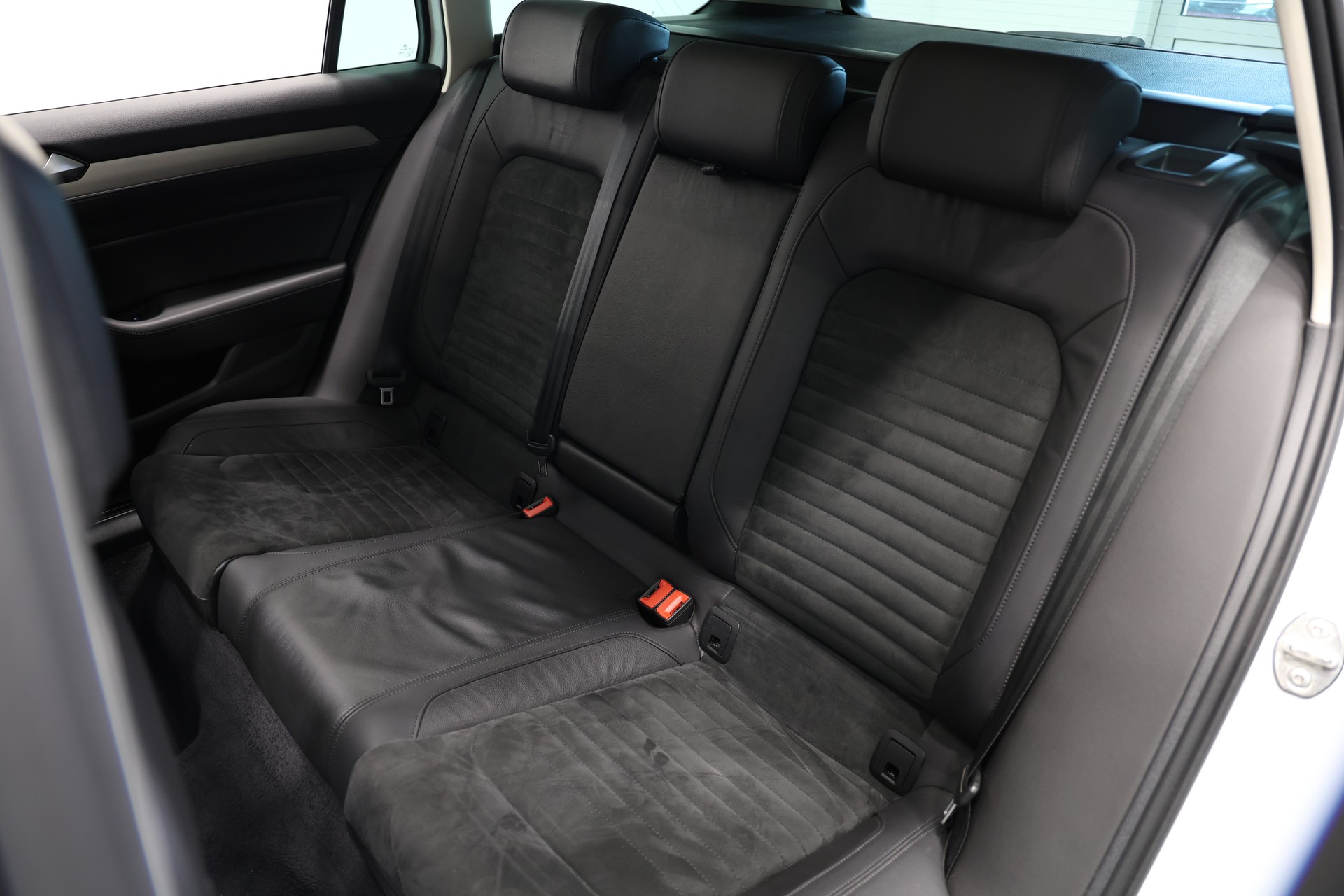 VW Passat Variant 2.0 TDI BMT Highline DSG 4Motion *R-Line aussen*frisch ab Service*frisch ab MFK*-image-19
