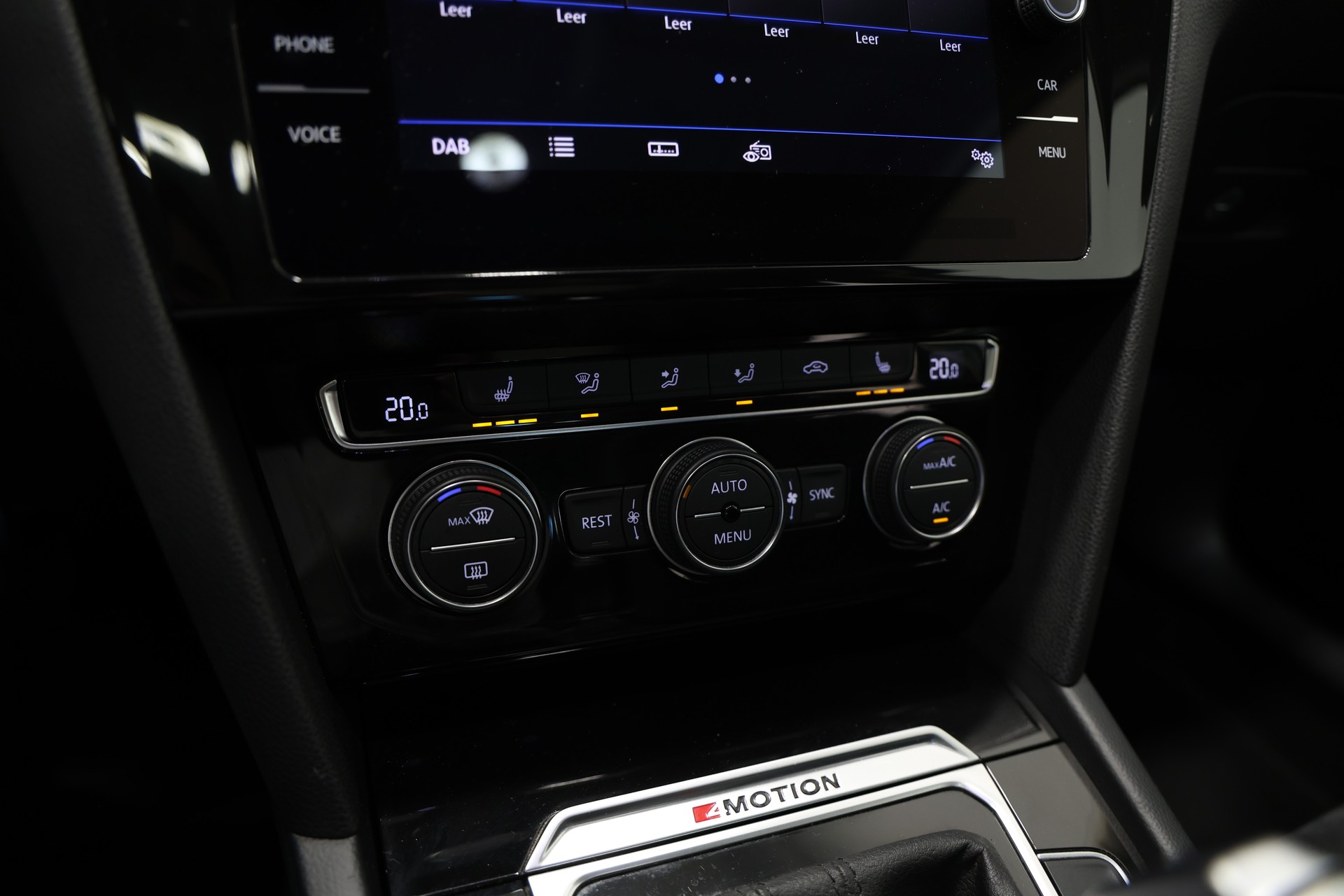 VW Passat Variant 2.0 TDI BMT Highline DSG 4Motion *R-Line aussen*frisch ab Service*frisch ab MFK*-image-29