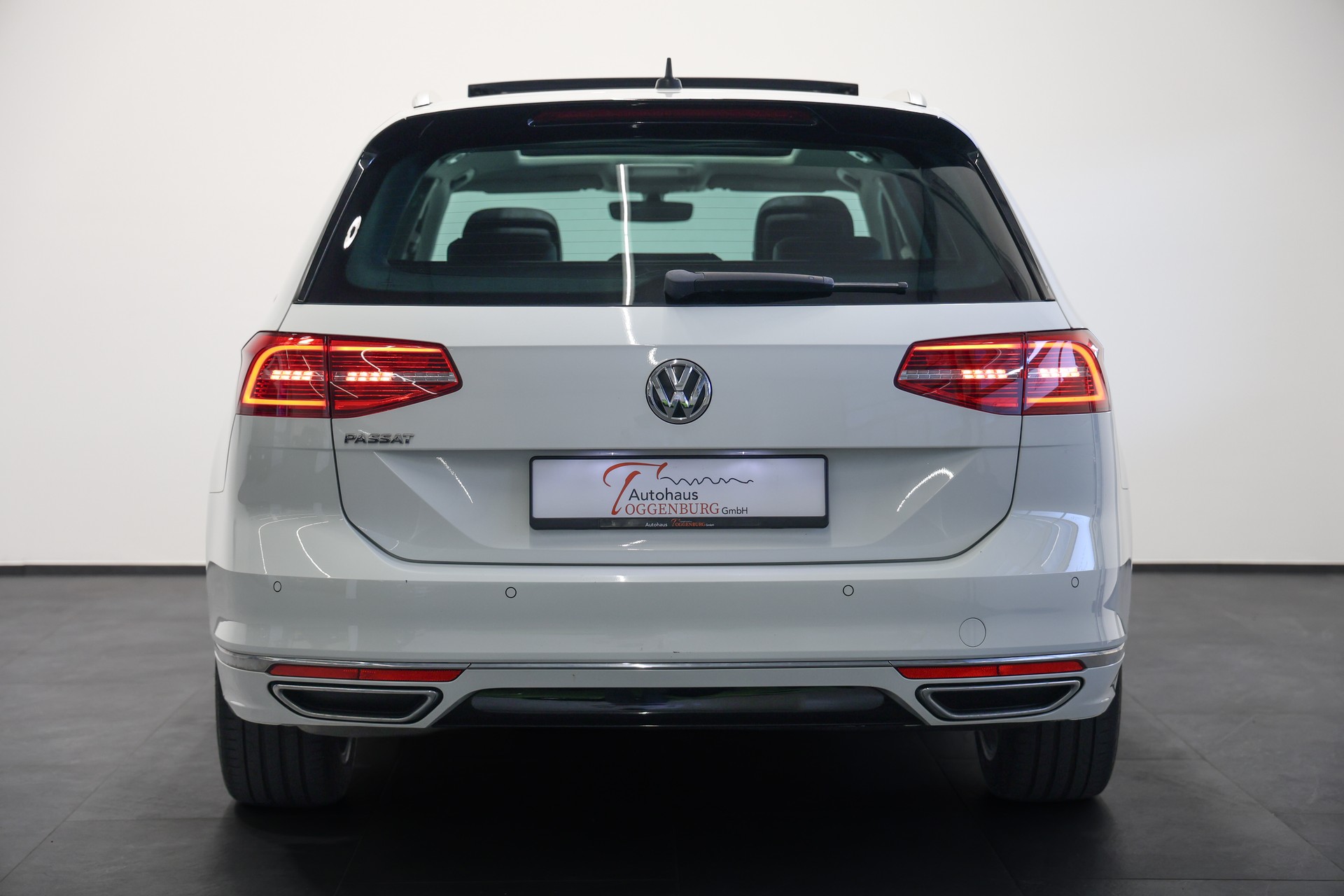 VW Passat Variant 2.0 TDI BMT Highline DSG 4Motion *R-Line aussen*frisch ab Service*frisch ab MFK*-image-12
