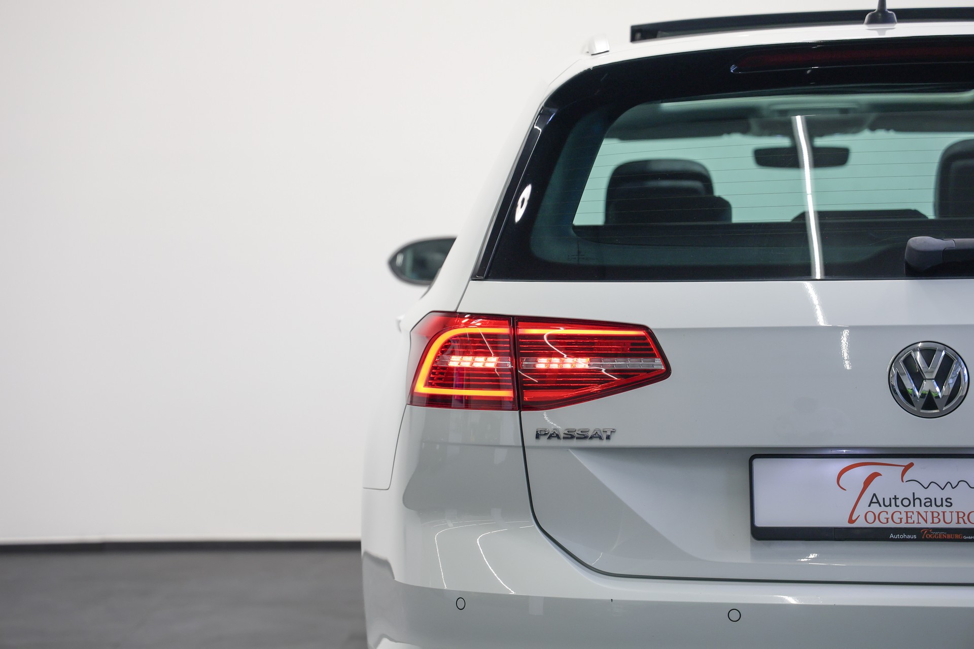VW Passat Variant 2.0 TDI BMT Highline DSG 4Motion *R-Line aussen*frisch ab Service*frisch ab MFK*-image-13