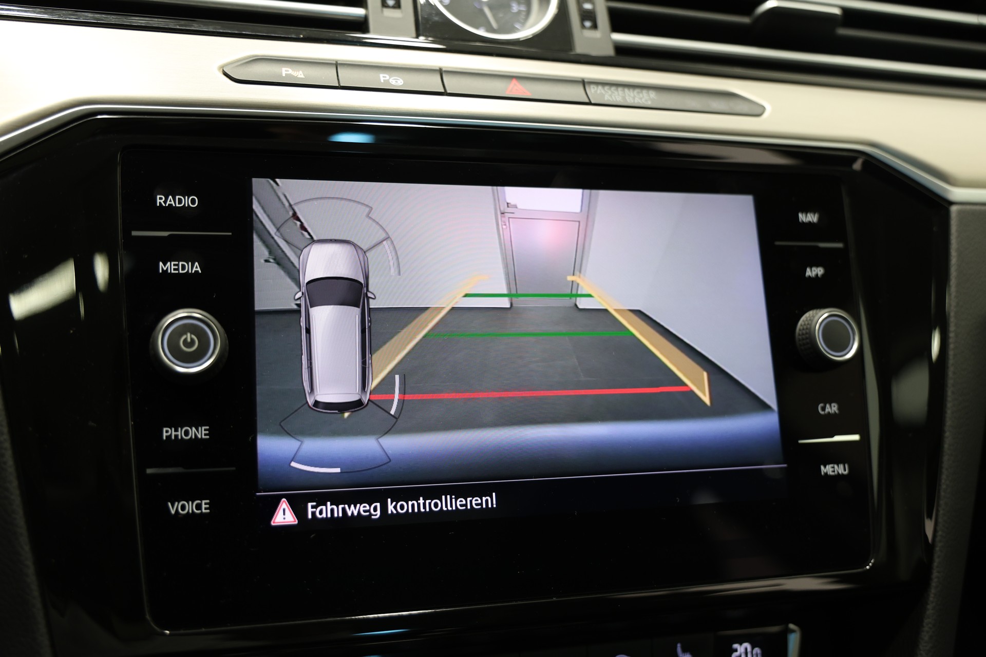 VW Passat Variant 2.0 TDI BMT Highline DSG 4Motion *R-Line aussen*frisch ab Service*frisch ab MFK*-image-31
