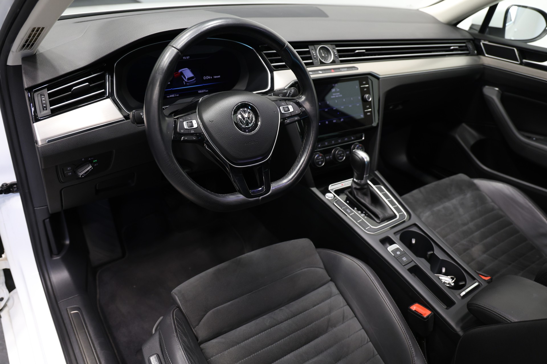 VW Passat Variant 2.0 TDI BMT Highline DSG 4Motion *R-Line aussen*frisch ab Service*frisch ab MFK*-image-16