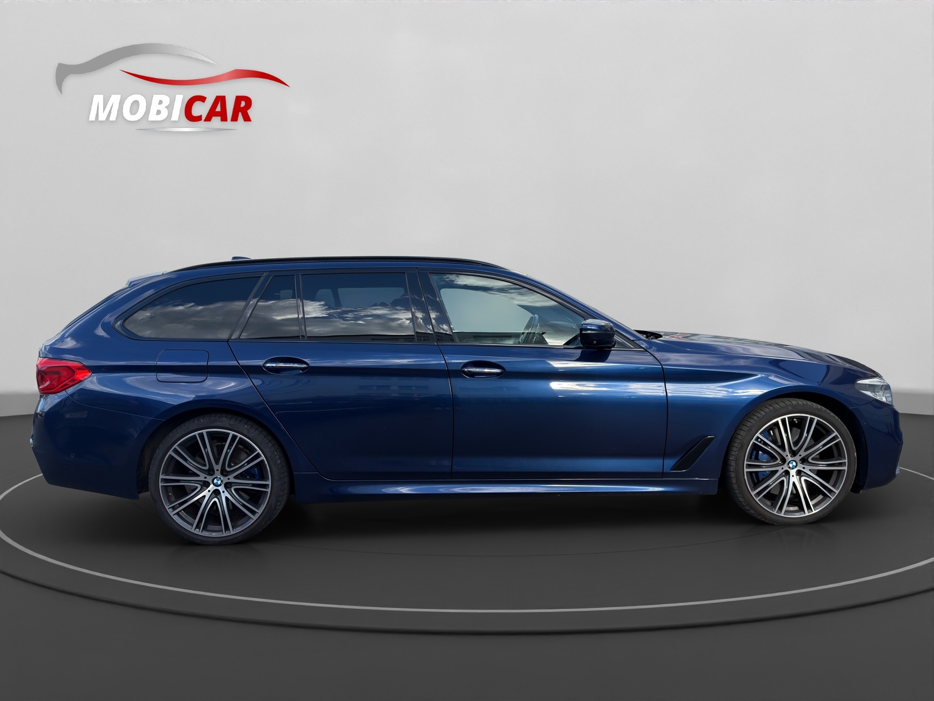 BMW 540i xDrive Touring Steptronic-image-5